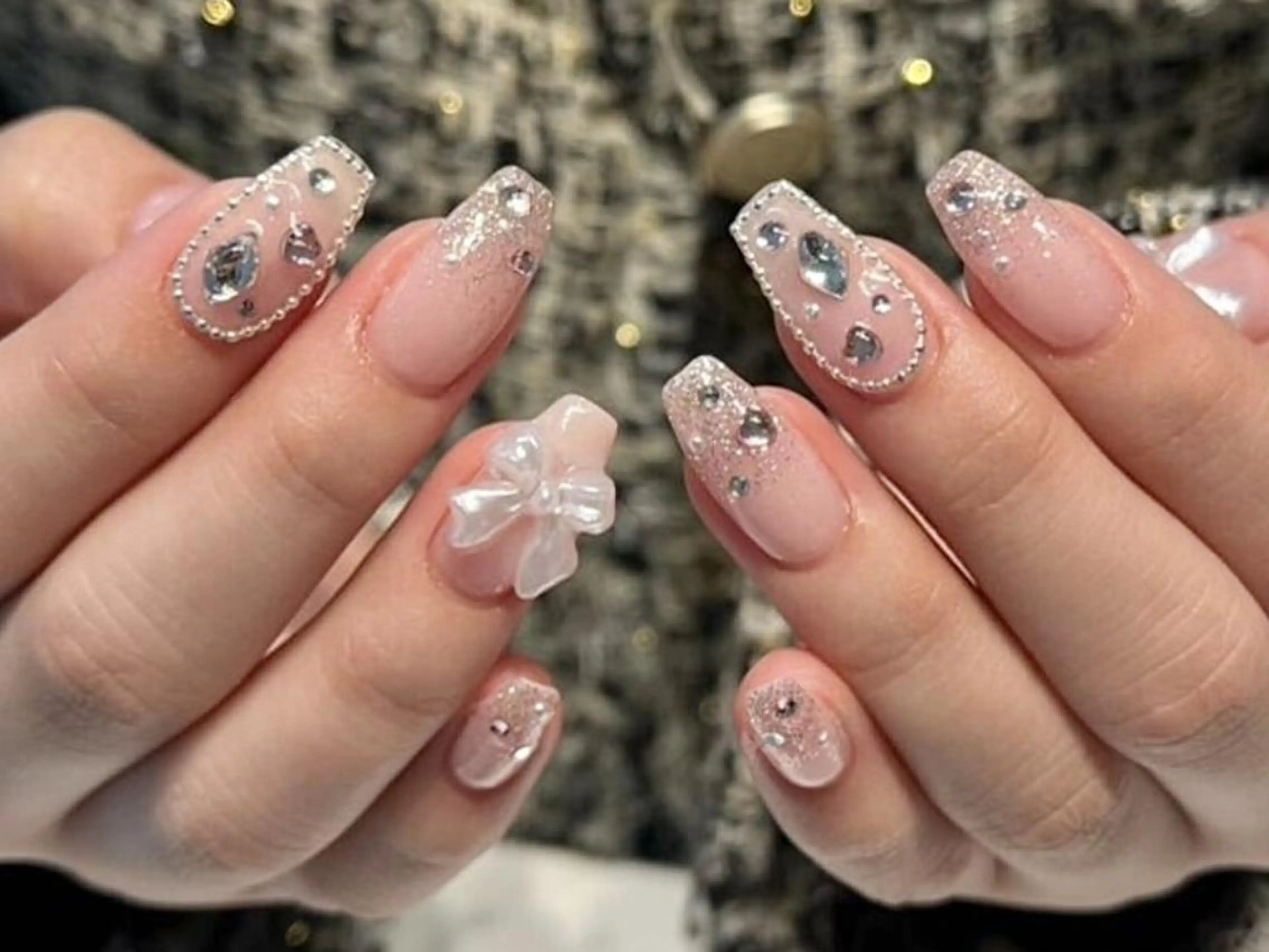 ネイル 持ち込み Rainrain💧 パーツ豊富、やり放題のネイルデザイン