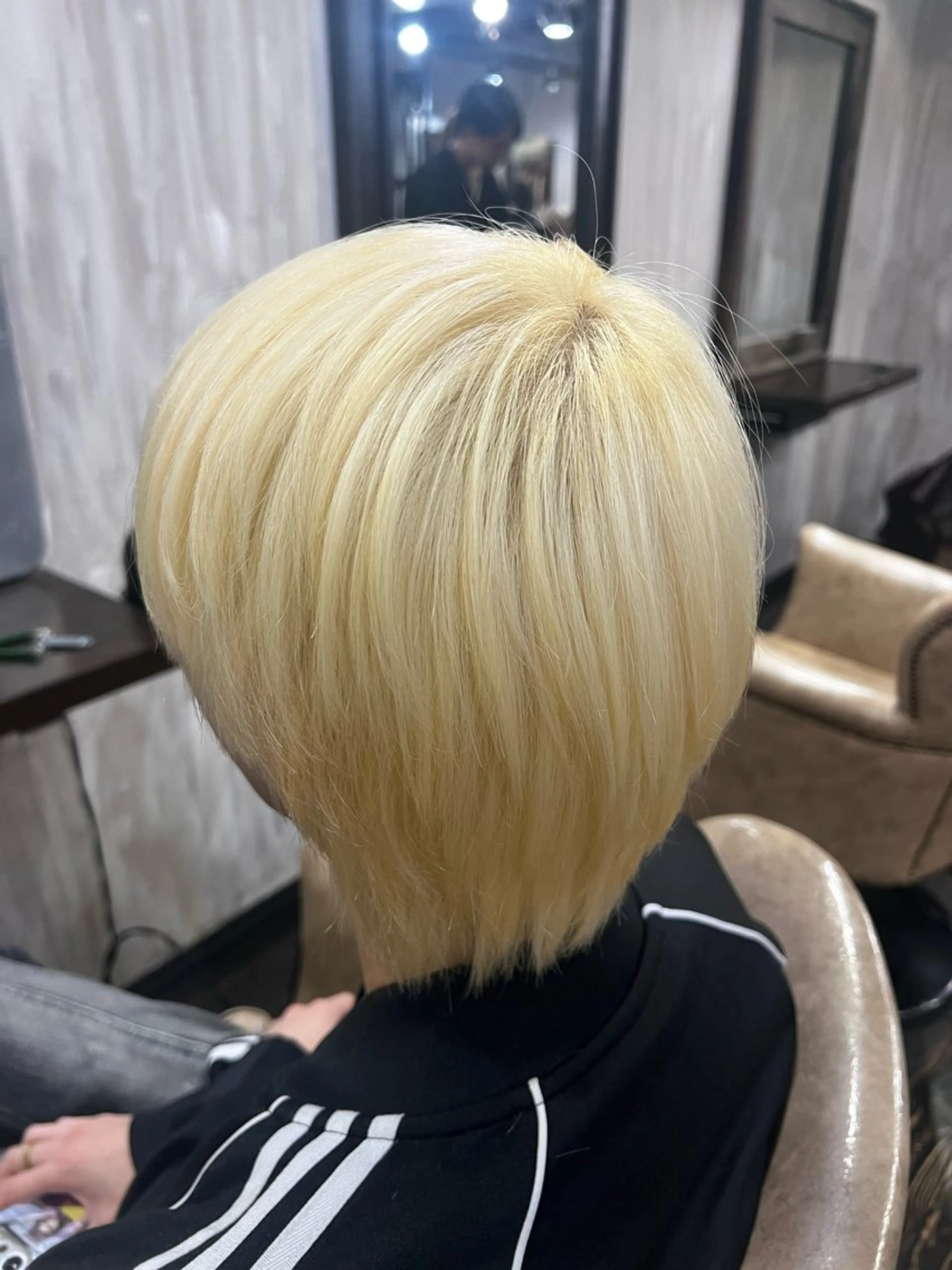 カラー メンズ メンズブリーチ ブリーチ 韓国風艶髪✨ 高松静香☑️のヘアスタイル