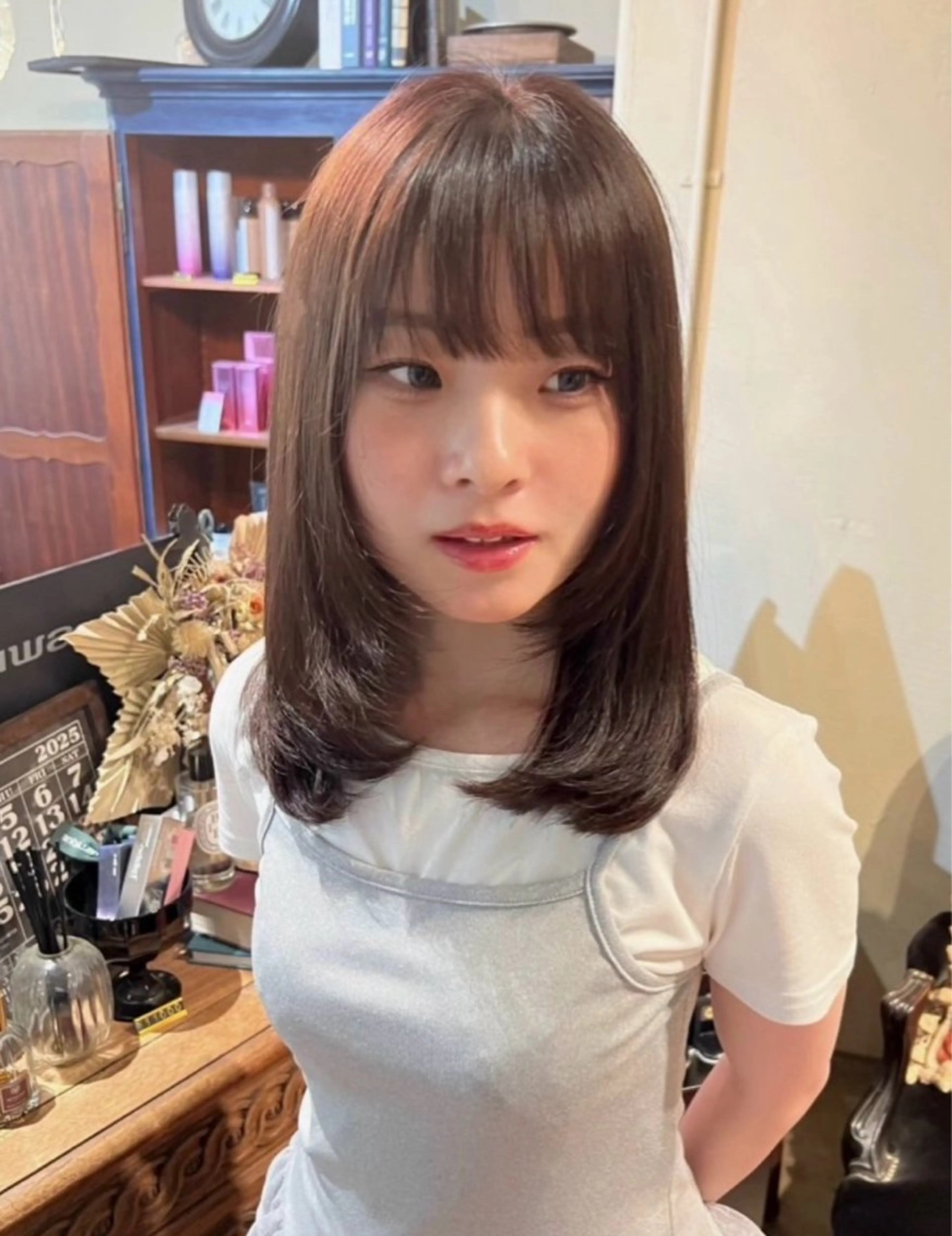 カラー ヘアカラー トリートメント アイブロウ&マツパ カラーモデルまなみのヘアスタイル