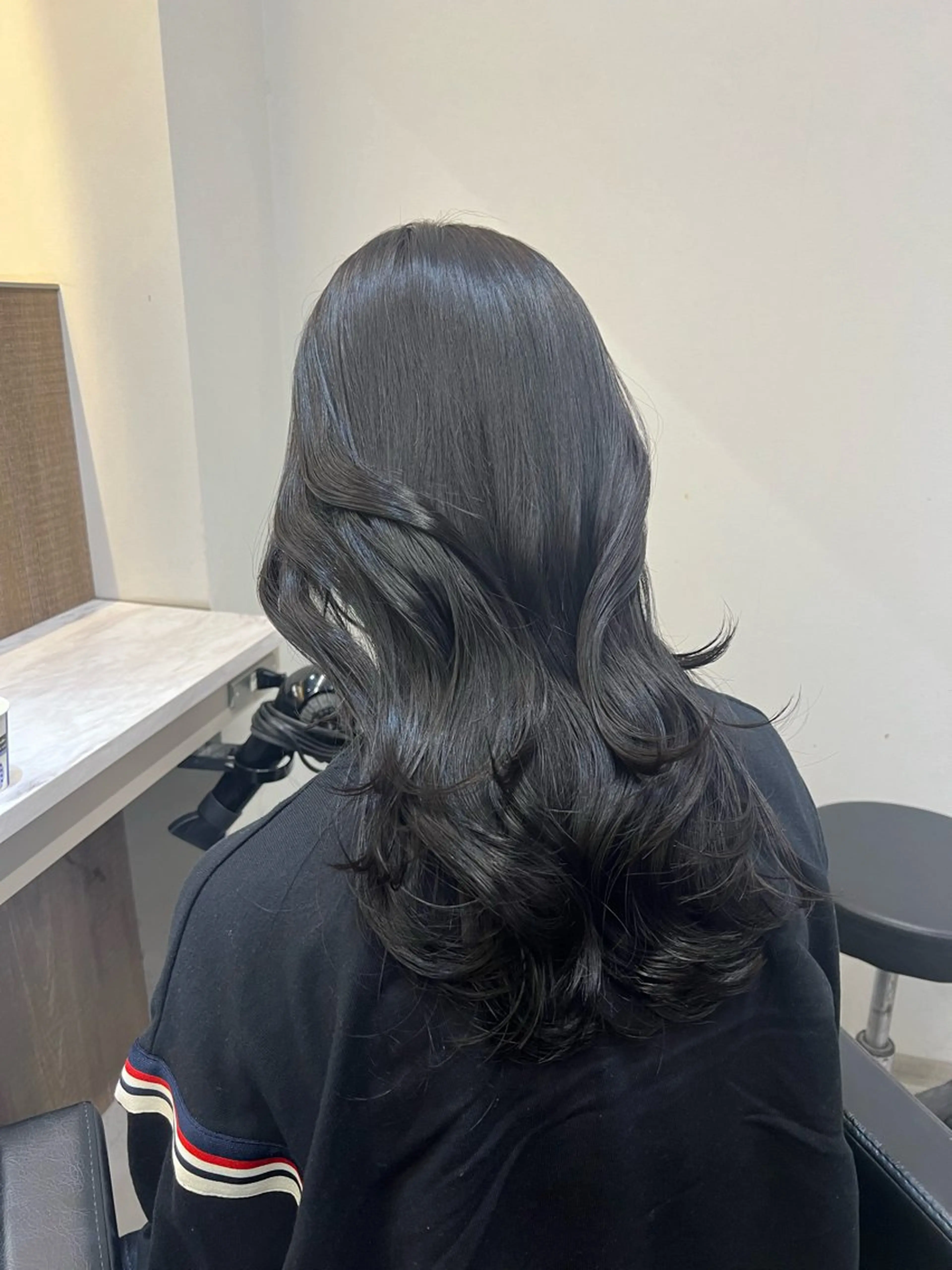セミロング カラー 韓国ヘア🇰🇷 YUKINAのヘアスタイル