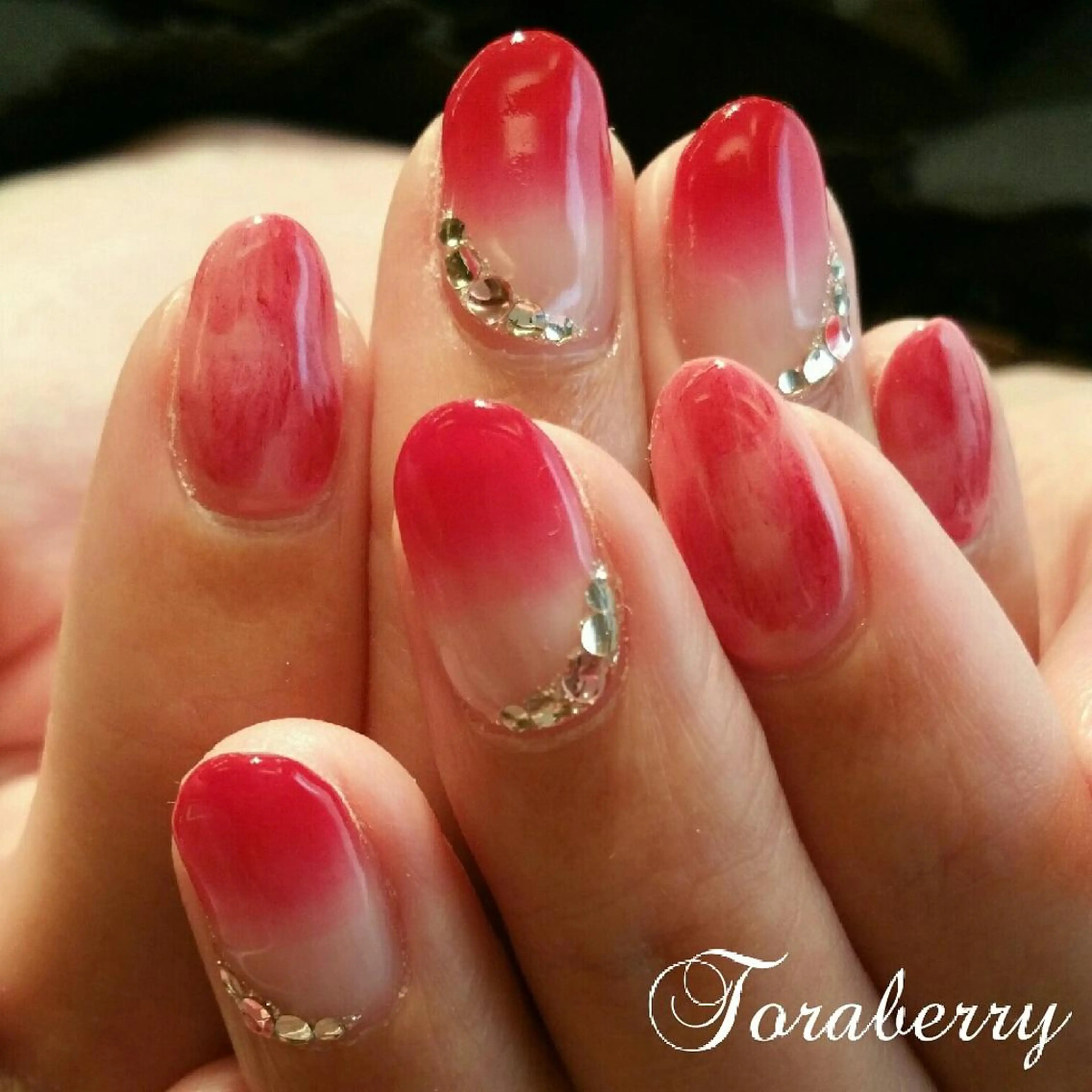 ネイル 赤色 ハンドネイル ネイリスト なつみのネイルデザイン