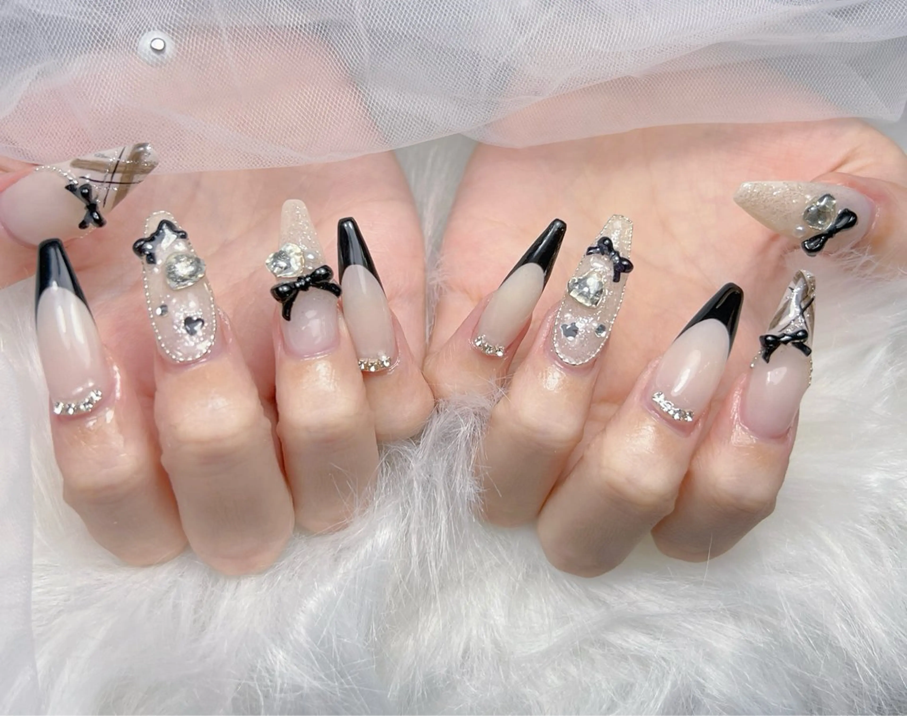 ネイル アートネイル オーロラネイル チークネイル 長さ出し フットネイル ハンドネイル フットネイル ハンドケア Noiranail_ studio川越西口のネイルデザイン