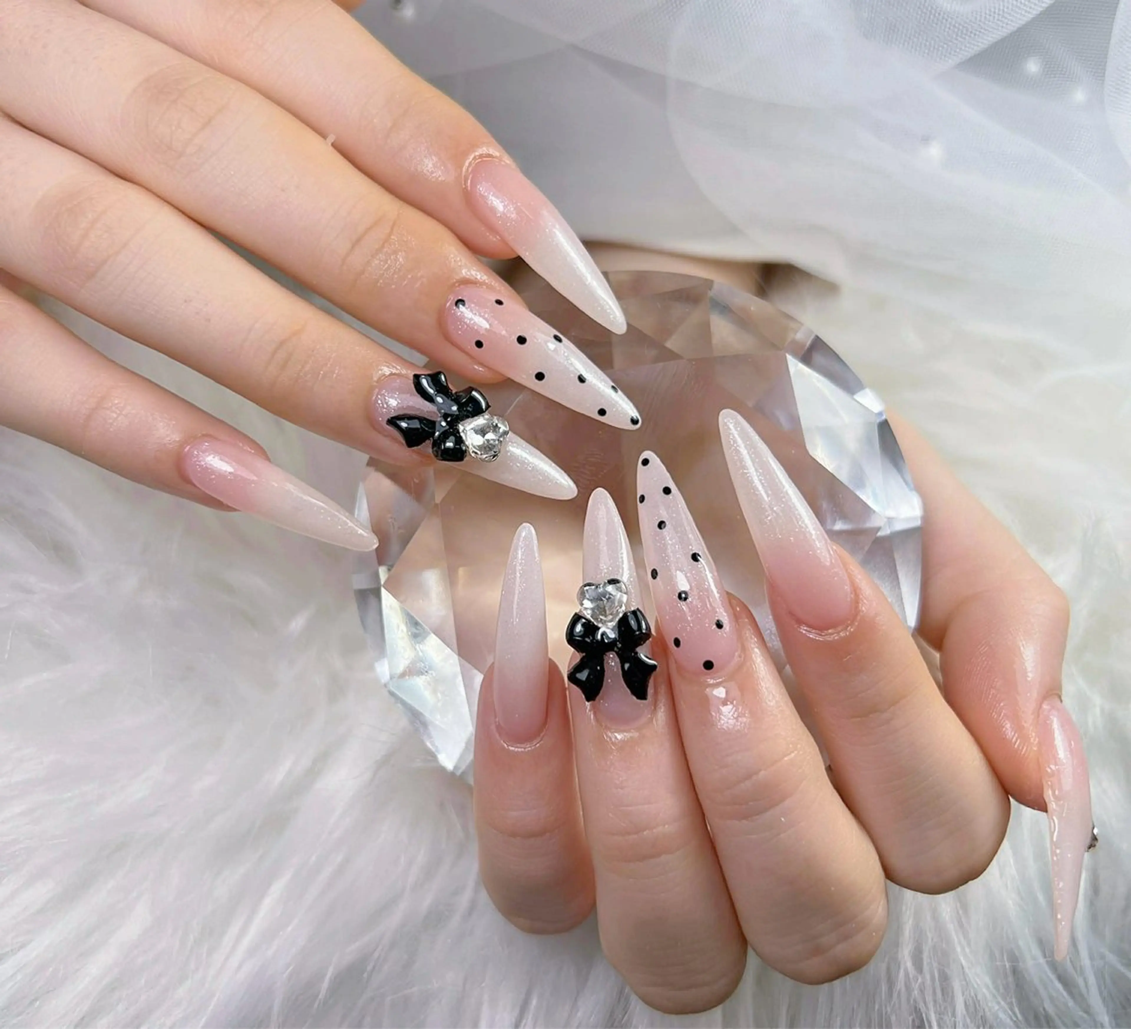 ネイル アートネイル オーロラネイル チークネイル 長さ出し フットネイル Miya _nailのネイルデザイン