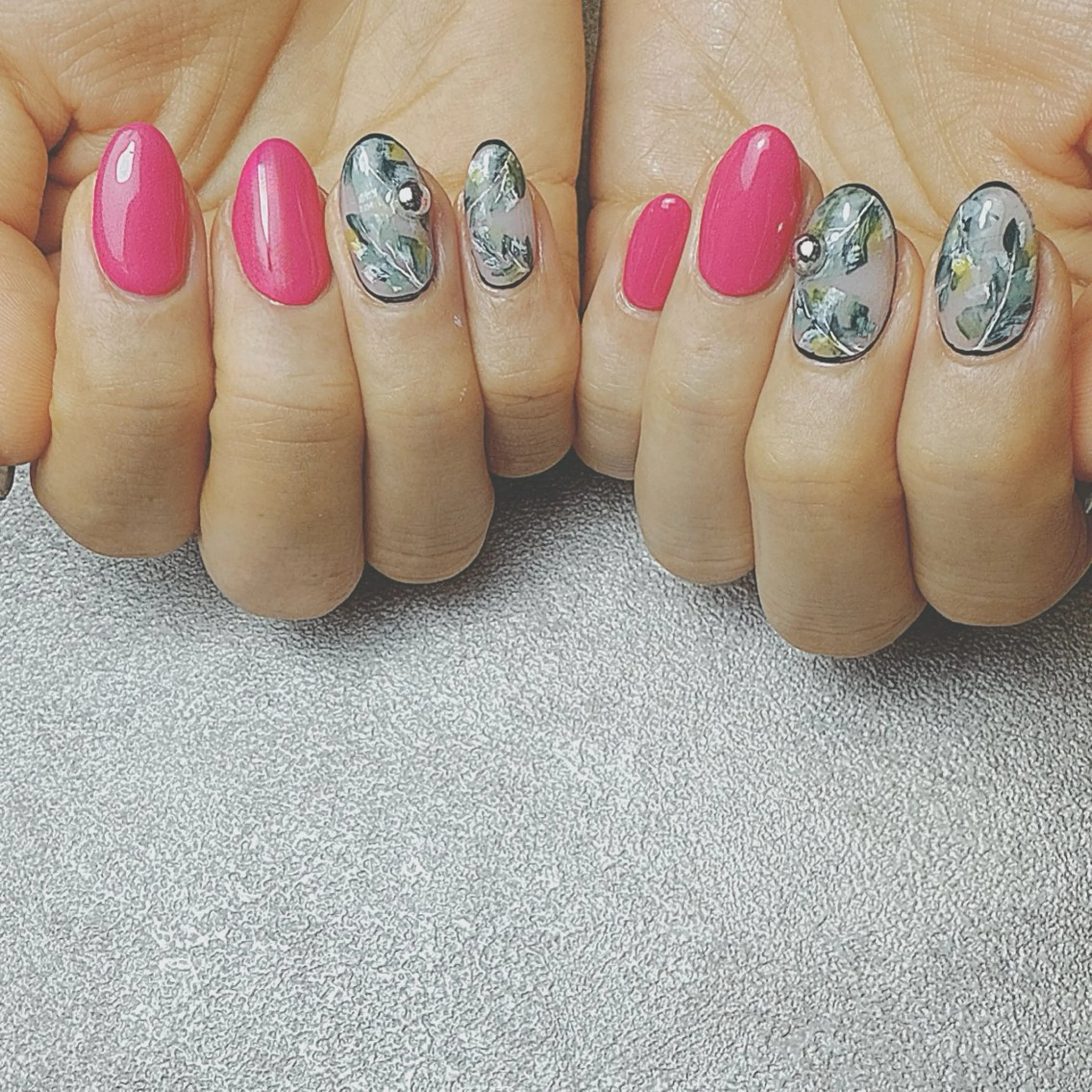 ネイル アートネイル ニュアンスネイル 夏ネイル ハンドネイル 大村 紬華のネイルデザイン