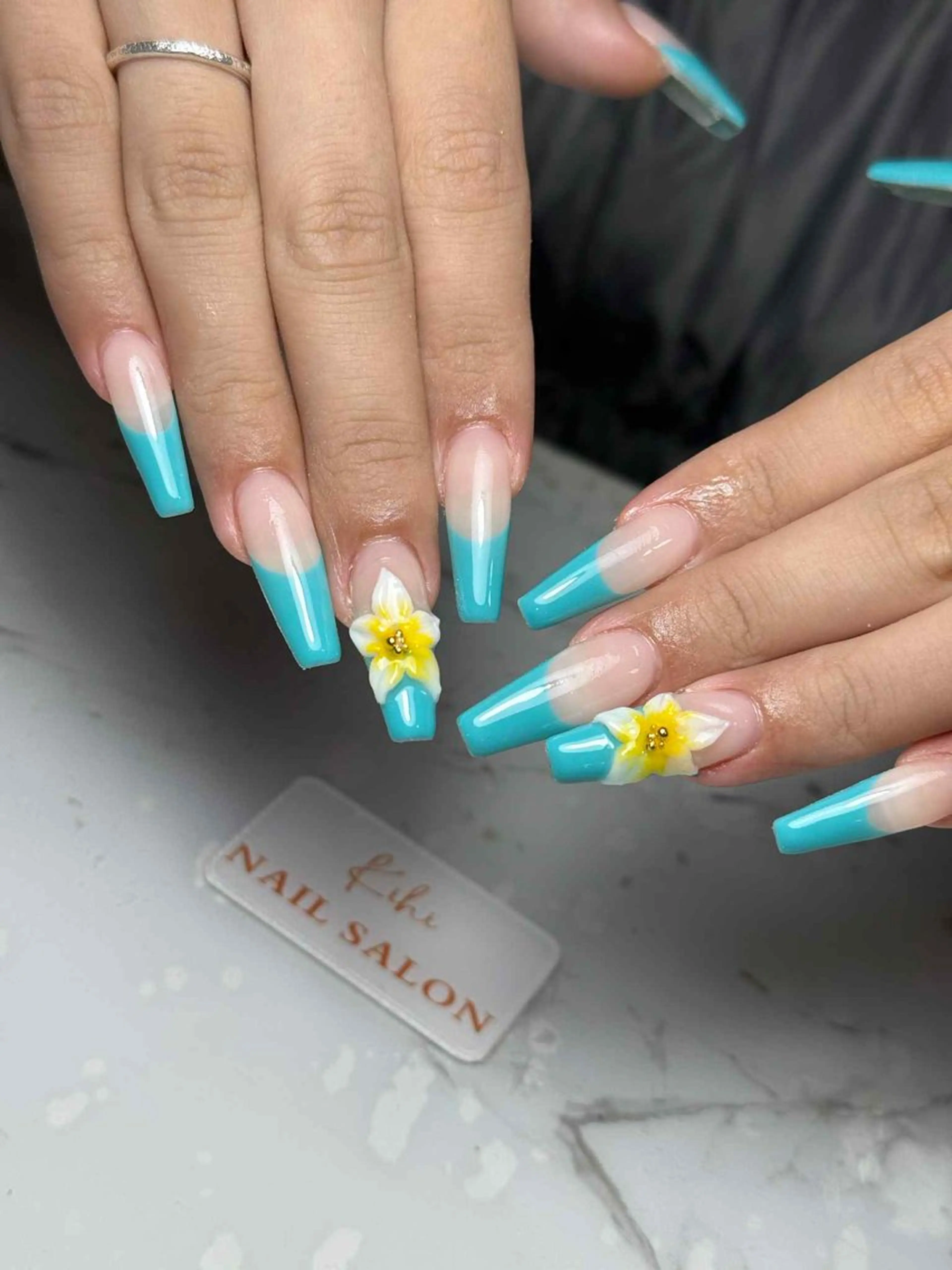 ネイル アートネイル フレンチネイル ジェルネイル グラデーション 韓国ネイル ハンドネイル ハンドケア さくら💮💮 【オフ無料】のネイルデザイン