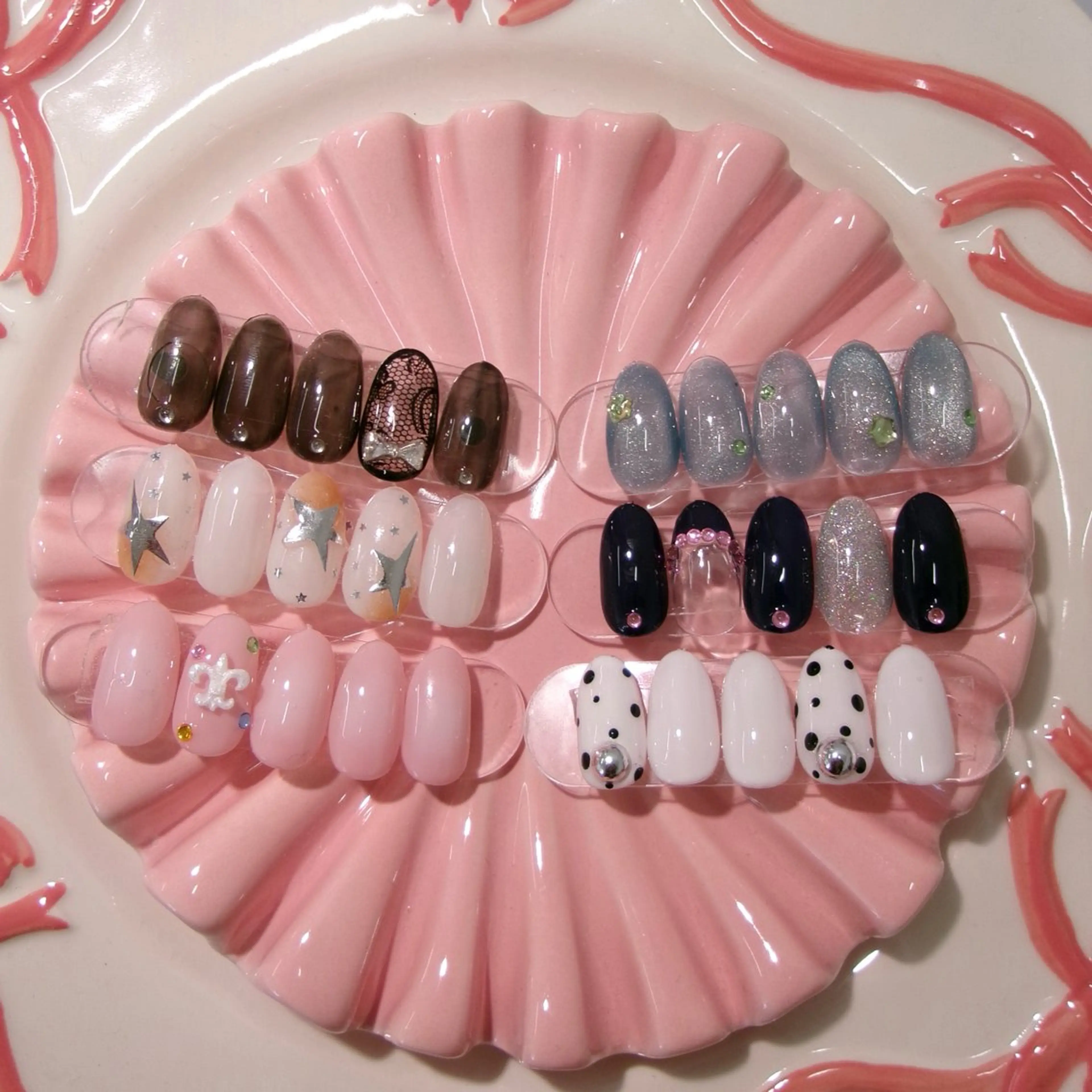 【ジェルオフ有り】🌷𝑨𝒑𝒓𝒊𝒍 𝒇𝒊𝒙𝒆𝒅 𝒅𝒆𝒔𝒊𝒈𝒏🌷左側の写真