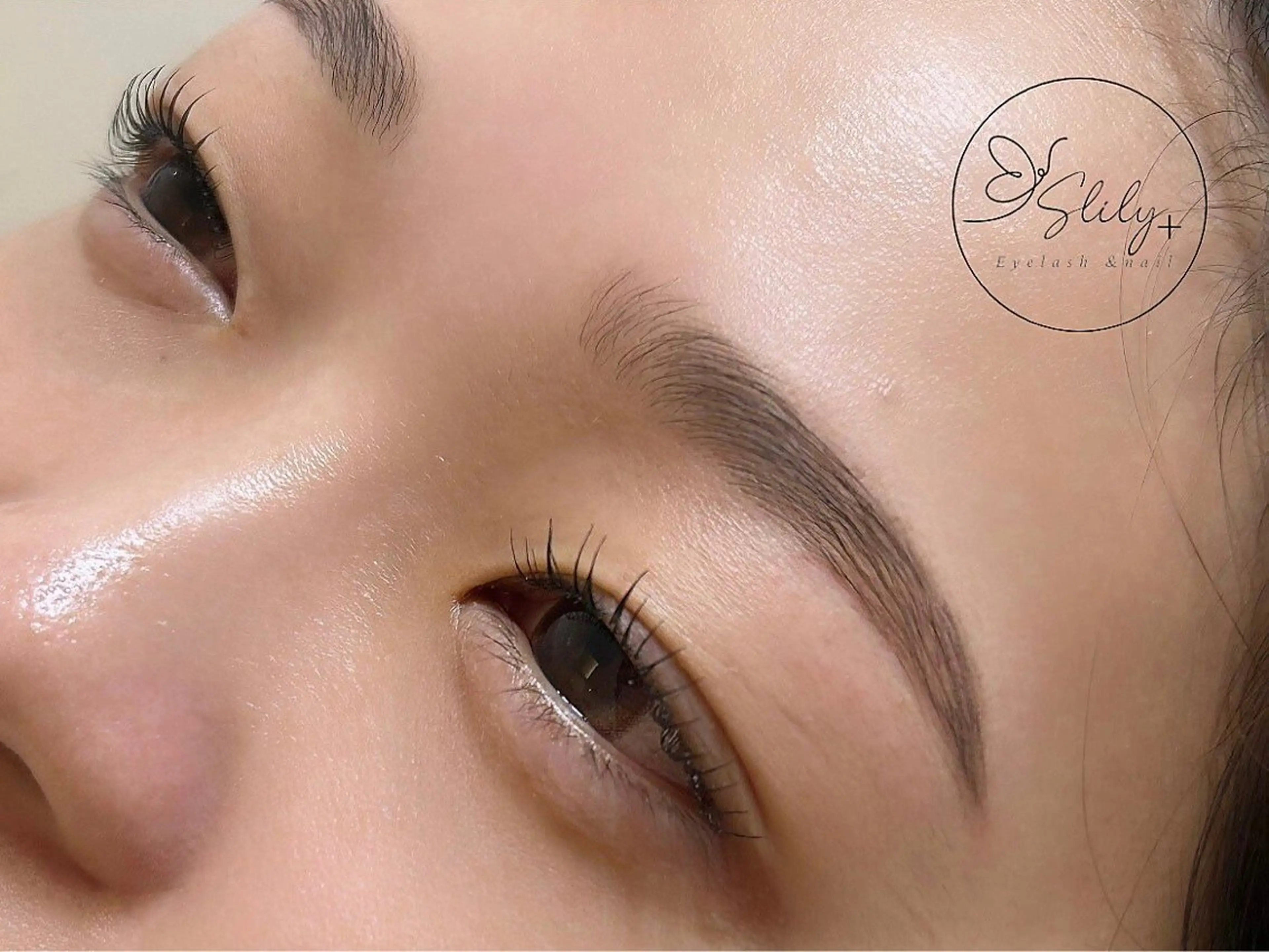 アイブロウ SLily + 【エスリリープラス】のマツエク・マツパデザイン