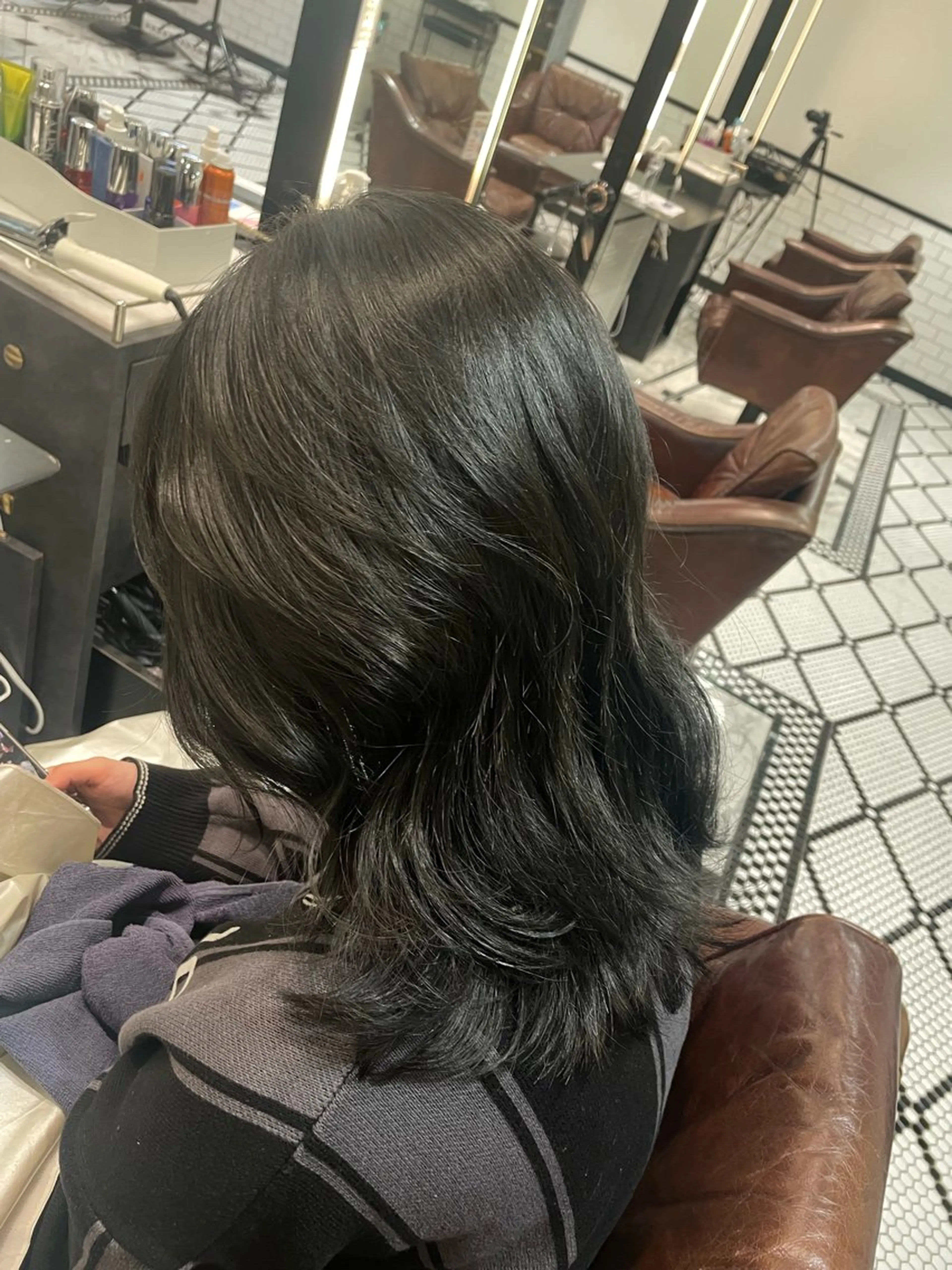 ミディアム カラー 矢野 伶菜のヘアスタイル