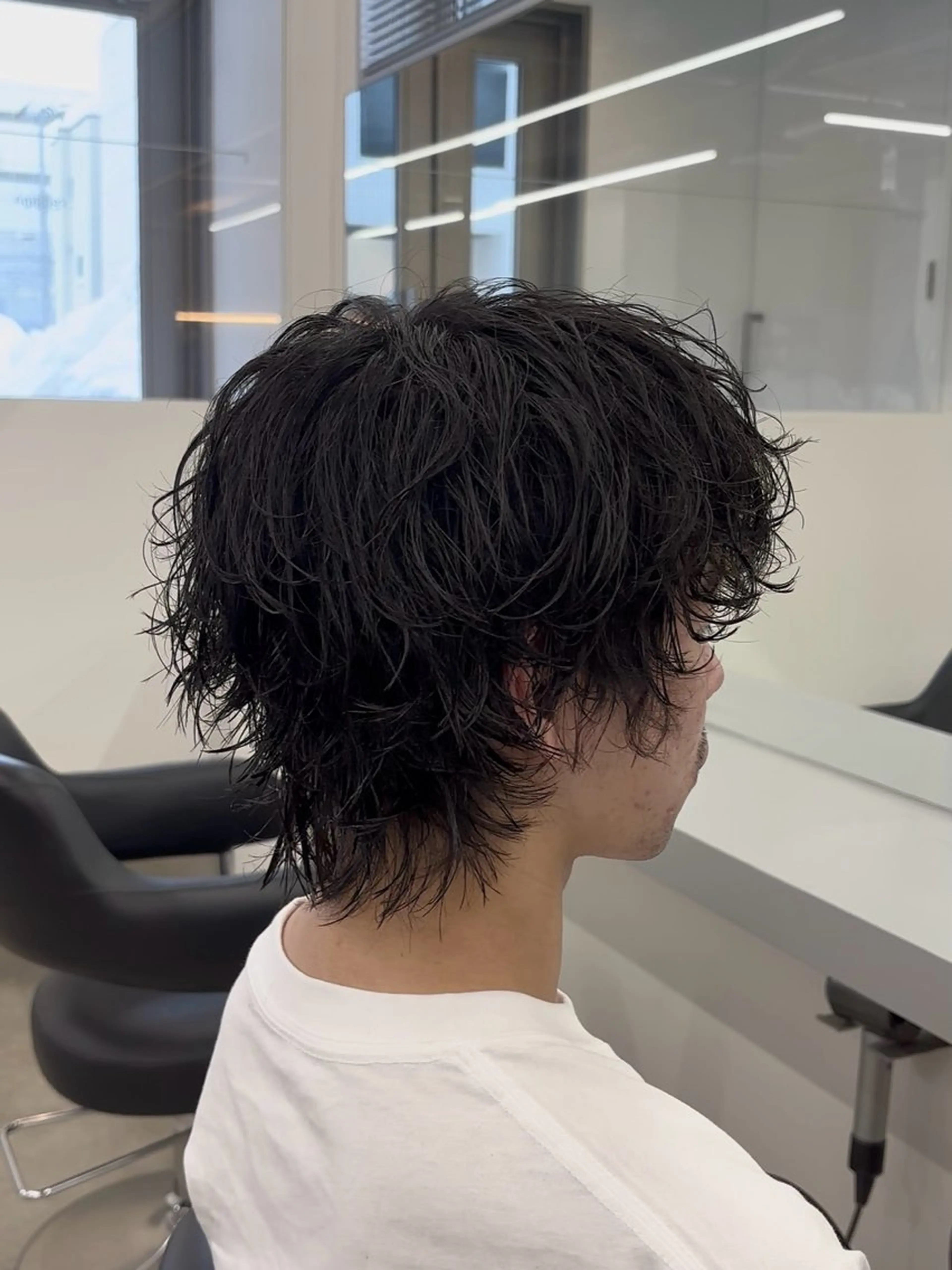 ショート パーマ メンズ メンズパーマ スパイラルパーマ カット パーマ なりたひろと / フェザーパーマのヘアスタイル