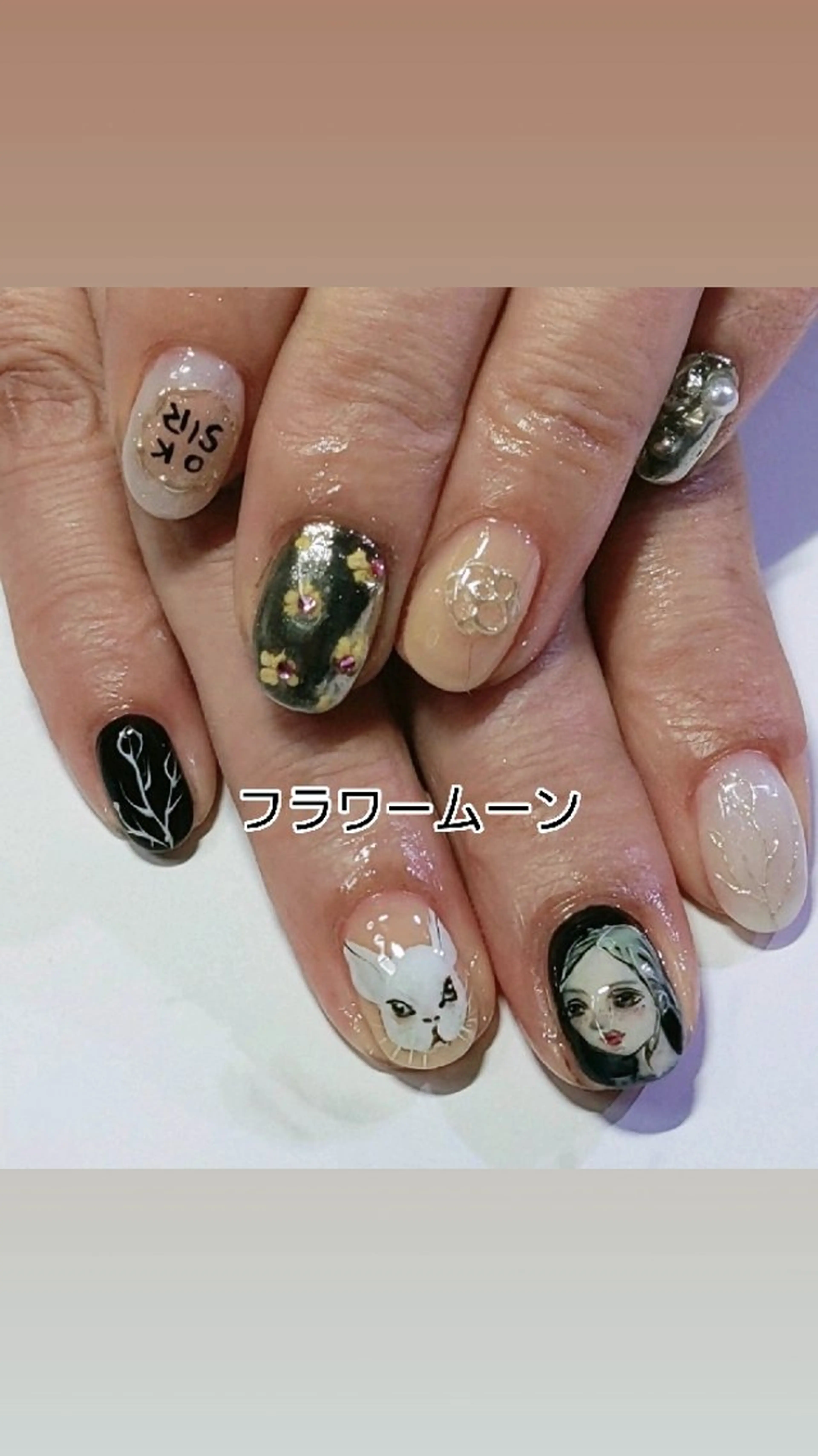 ネイル ハンドネイル ハンドケア フラワー ムーンのネイルデザイン