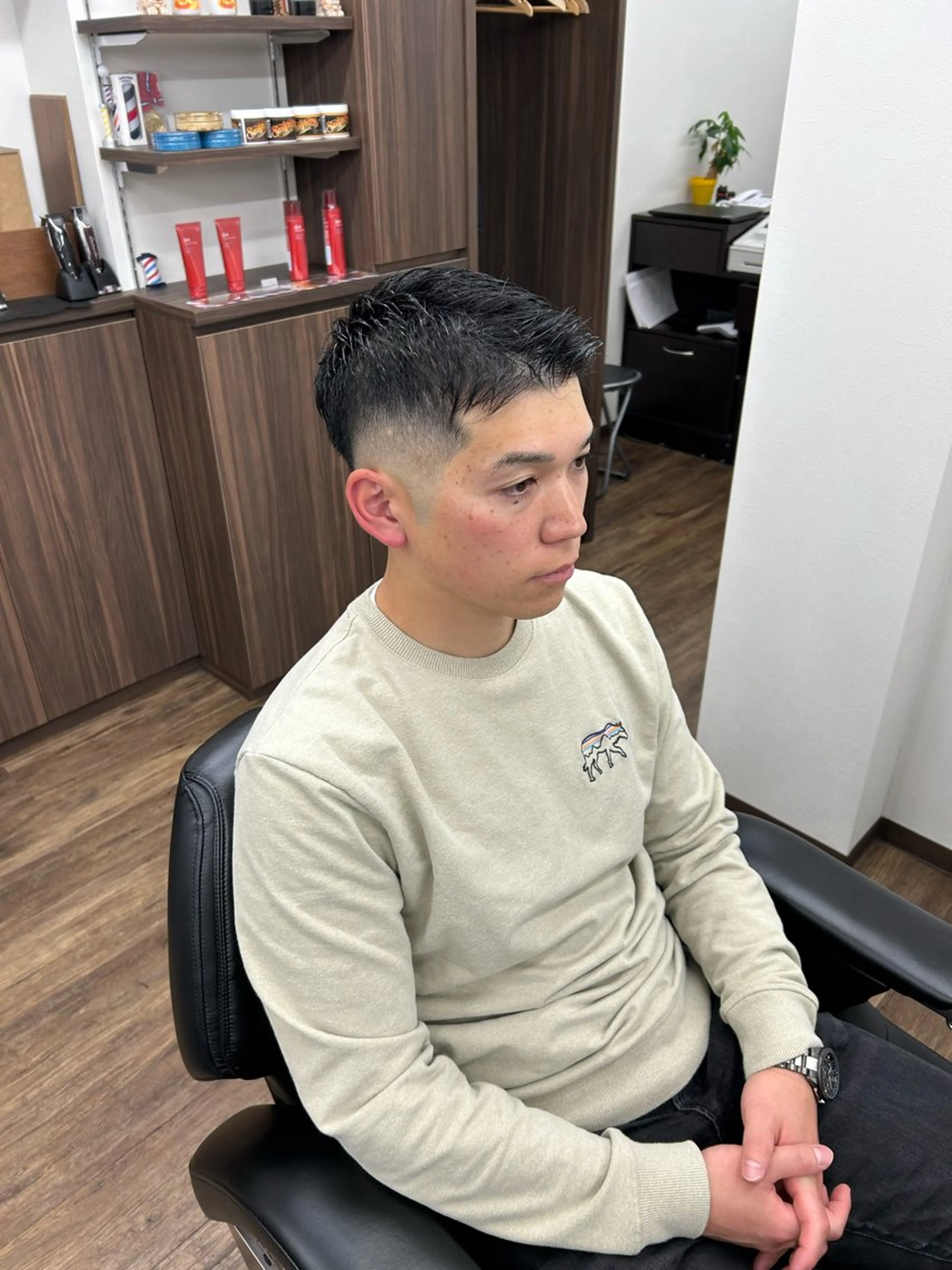 ショート メンズ フェードカット 刈り上げ カット 馬上 拓海のヘアスタイル