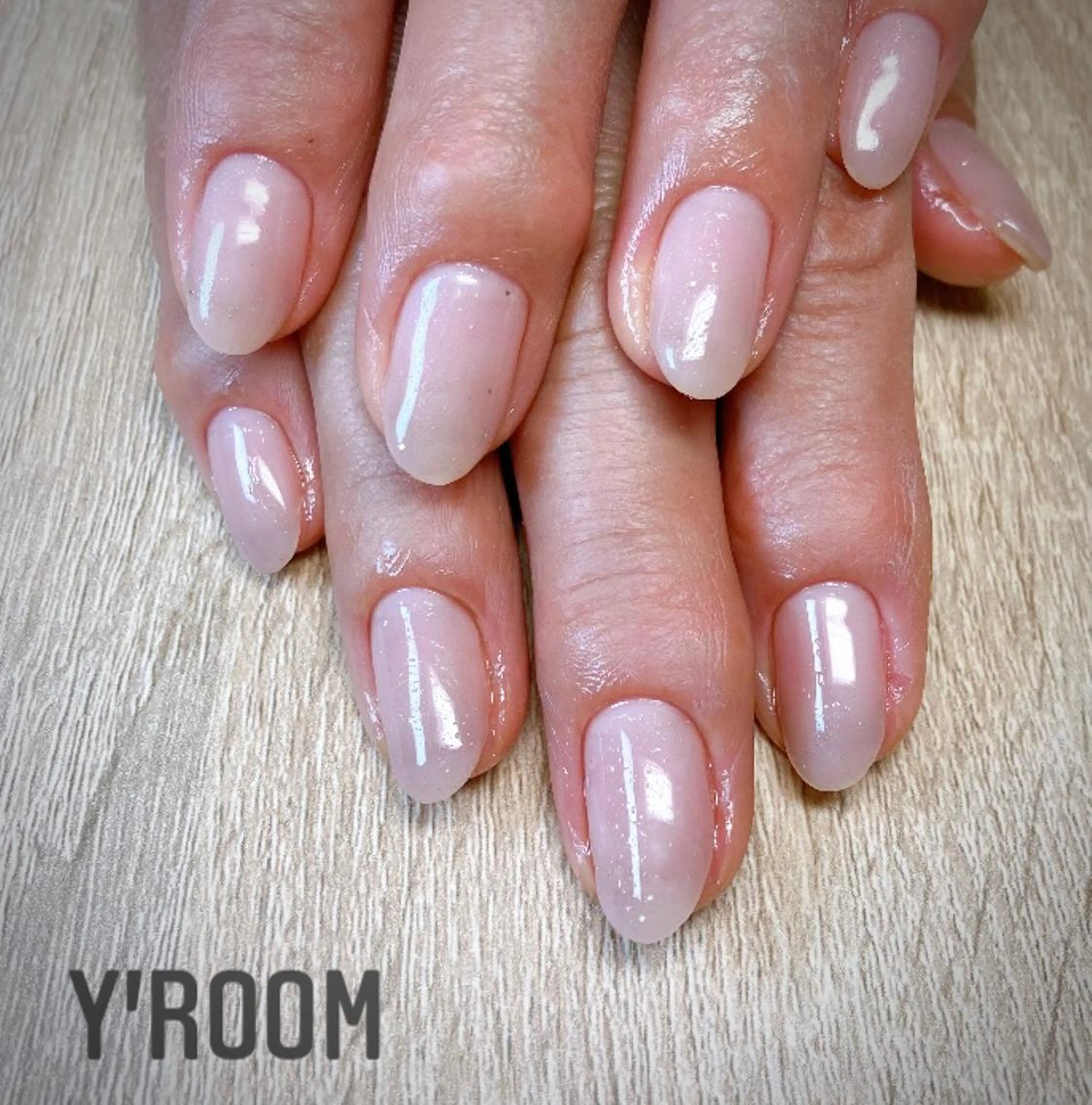 ネイル オーロラネイル フラッシュネイル フットネイル ジェルネイル 氷ネイル・うるうるネイル ハンドネイル YUKA （ネイリスト）のネイルデザイン