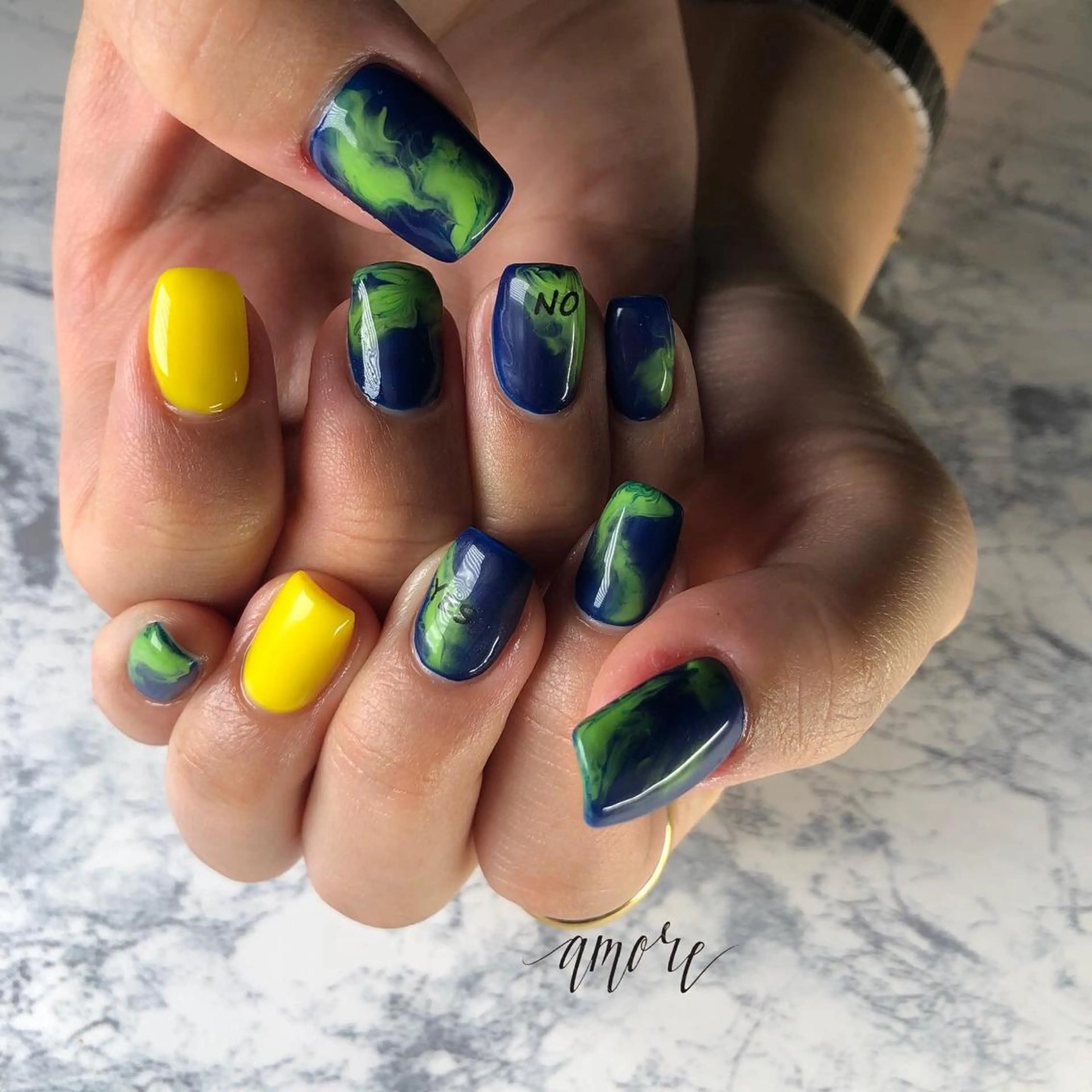 ネイル ジェルネイル 氷ネイル・うるうるネイル マグネットネイル ミラーネイル ニュアンスネイル You kyehwaのネイルデザイン