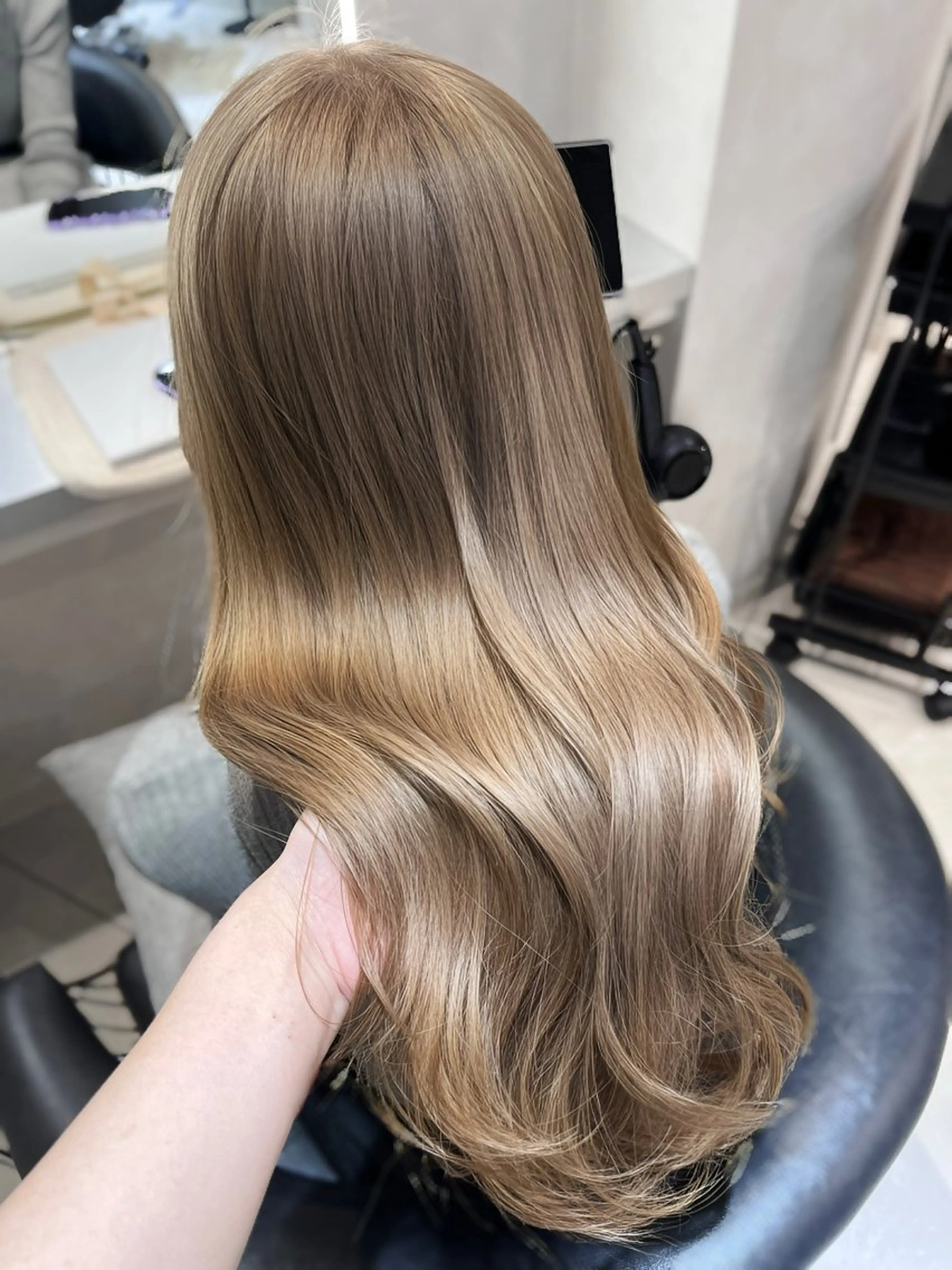 ロング カラー ブリーチ 透明感カラー 韓国レイヤー×モテ髪 /MITSUKI🤍のヘアスタイル