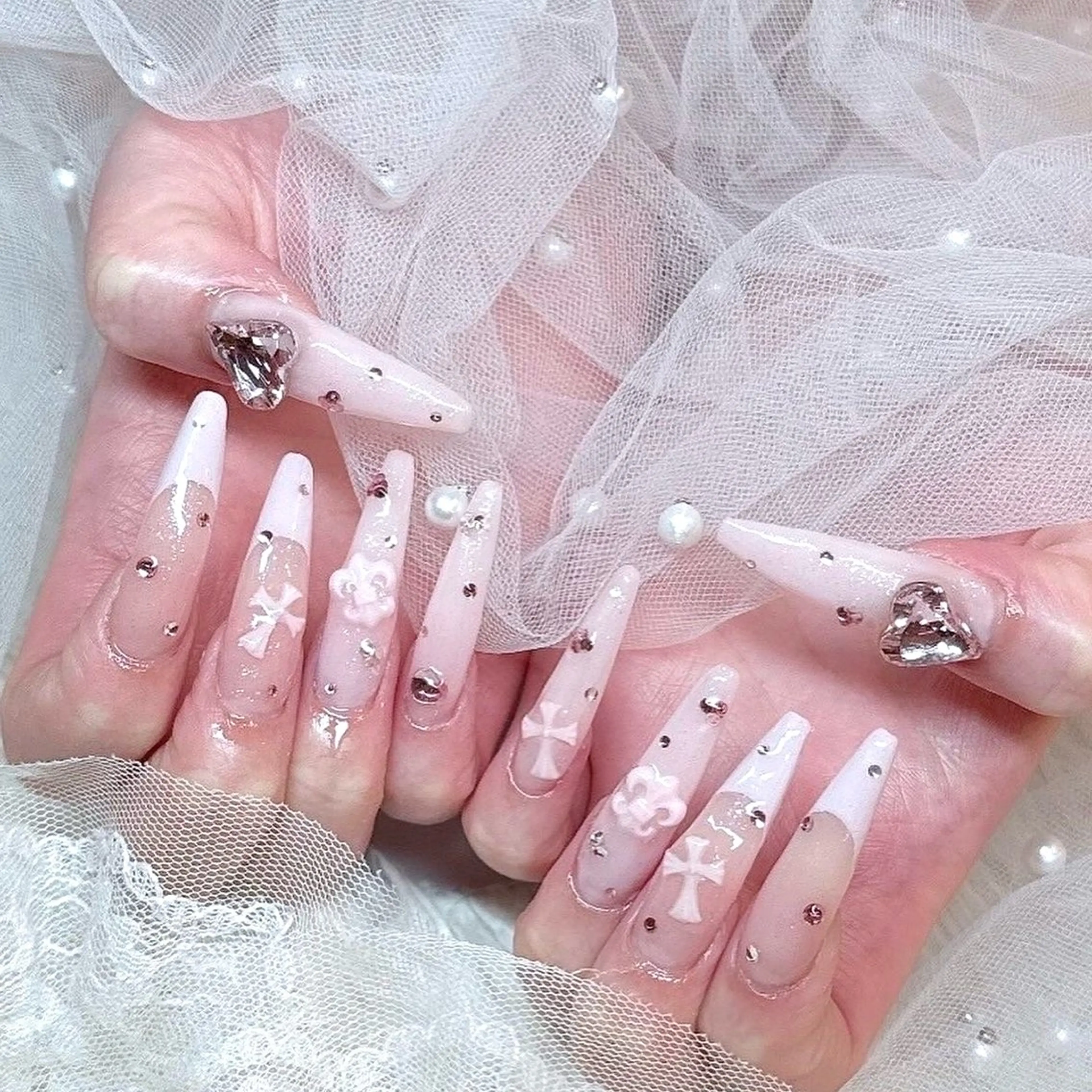 ネイル キラキラネイル 韓国ネイル ロングネイル 持ち込み シンプルネイル ハンドネイル Haruki Nail Salonのネイルデザイン