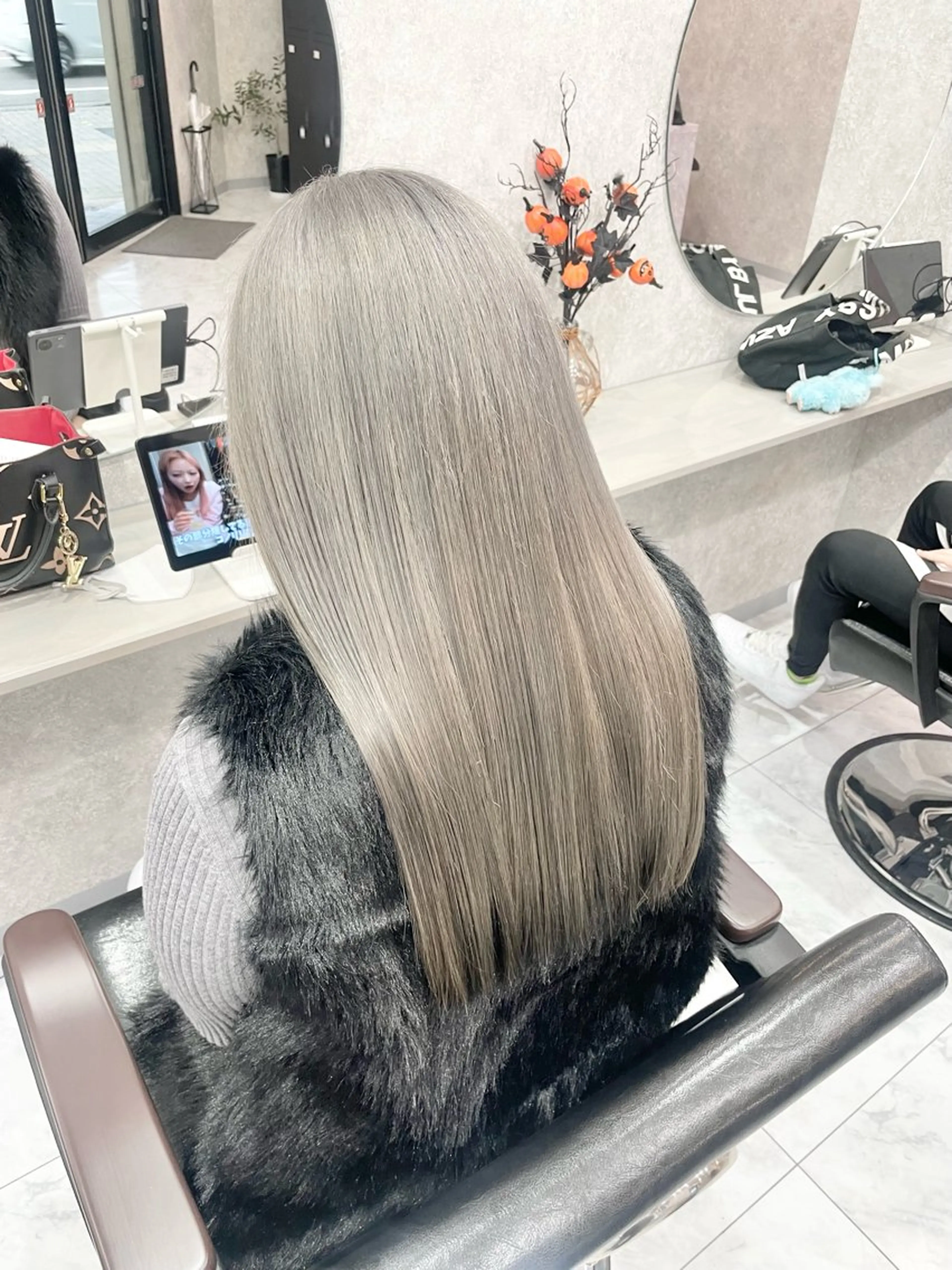 ロング 🦋ハイトーン🦋 石山 希理🦋のヘアスタイル