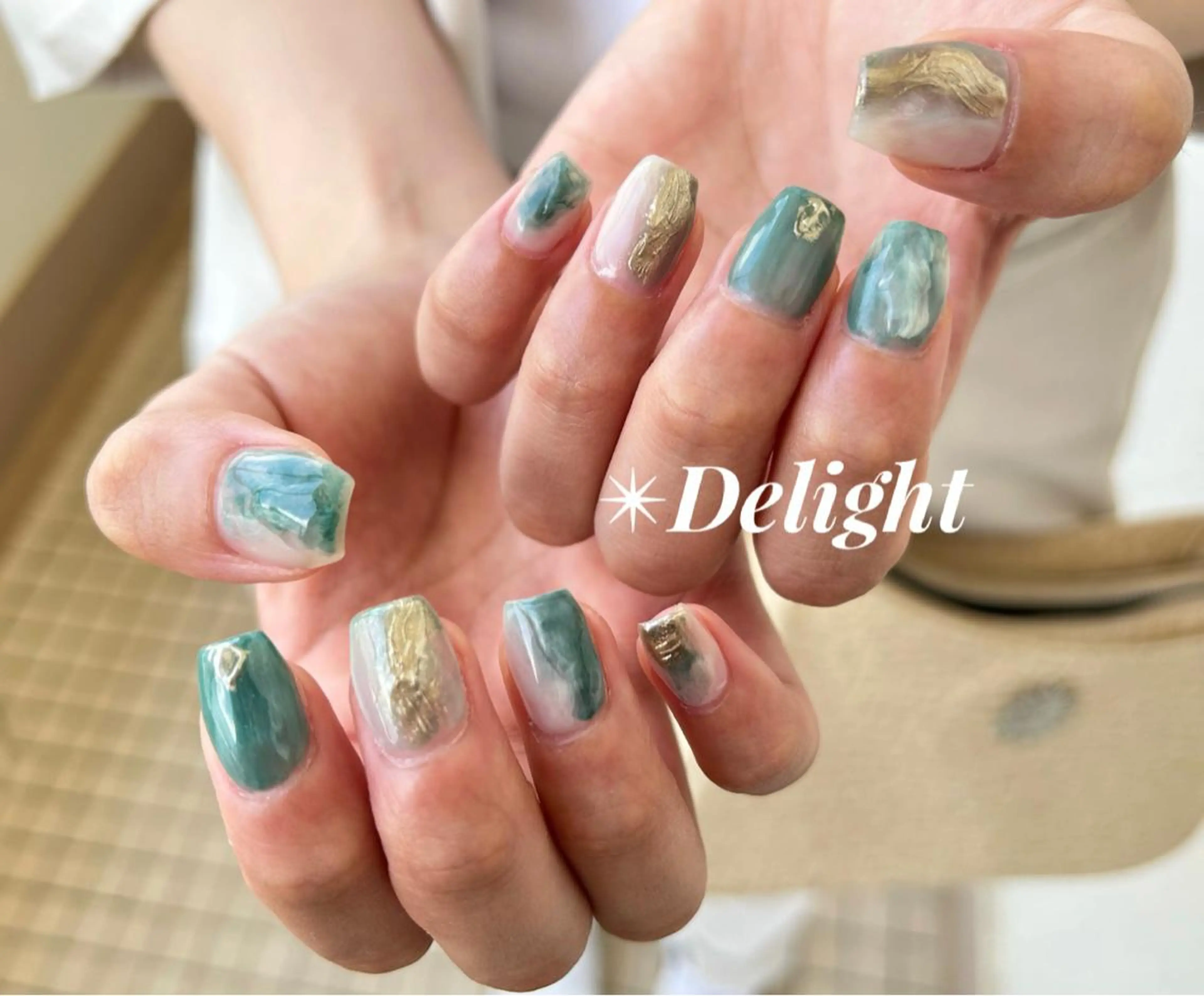 ショート ネイル ハンドネイル フットネイル ✴︎ Delightのネイルデザイン