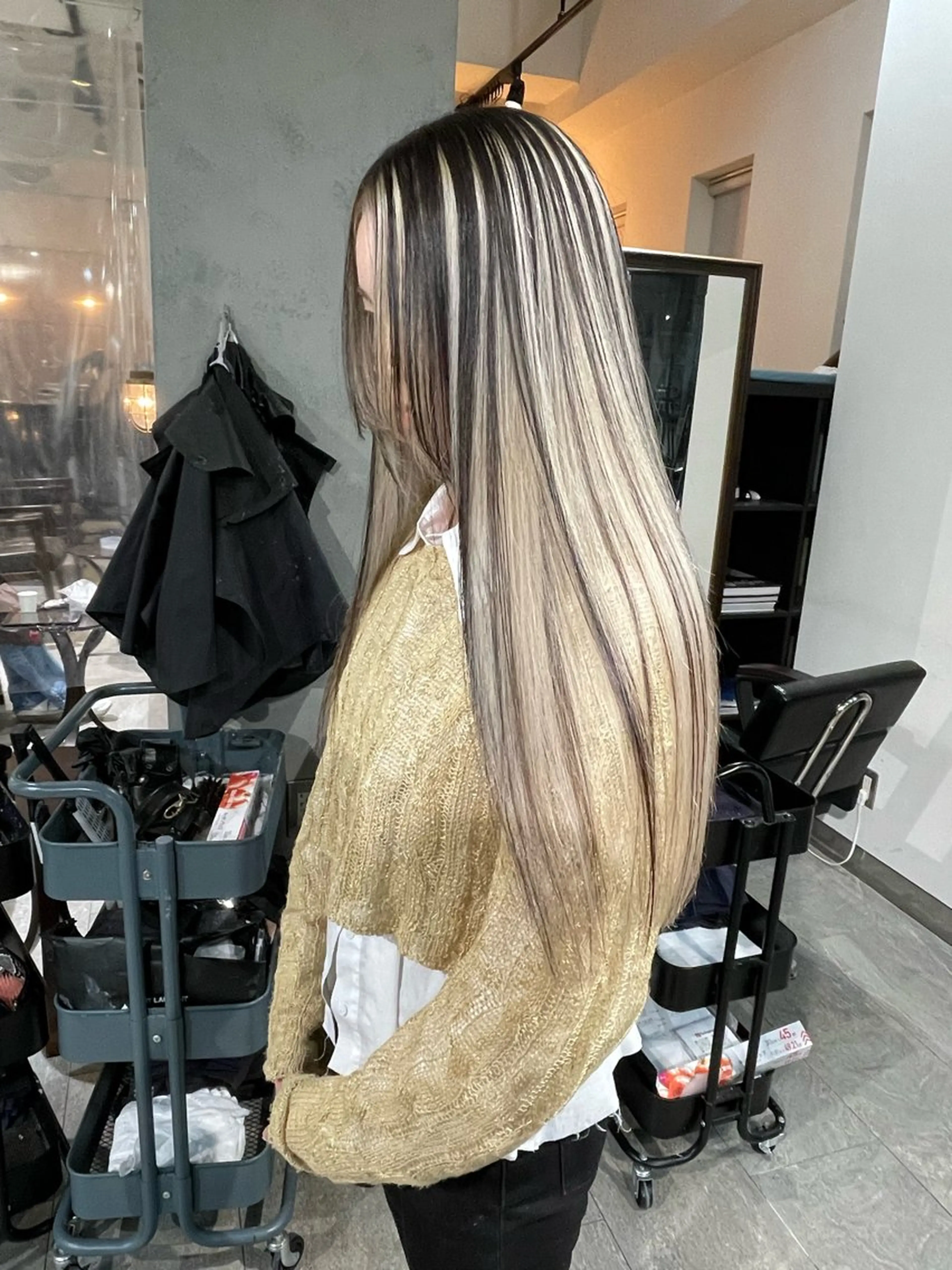 ロング カラー カット ヘアカラー トリートメント ヘアセット 💜ハイトーン💛 マジカルかいちゃんのヘアスタイル