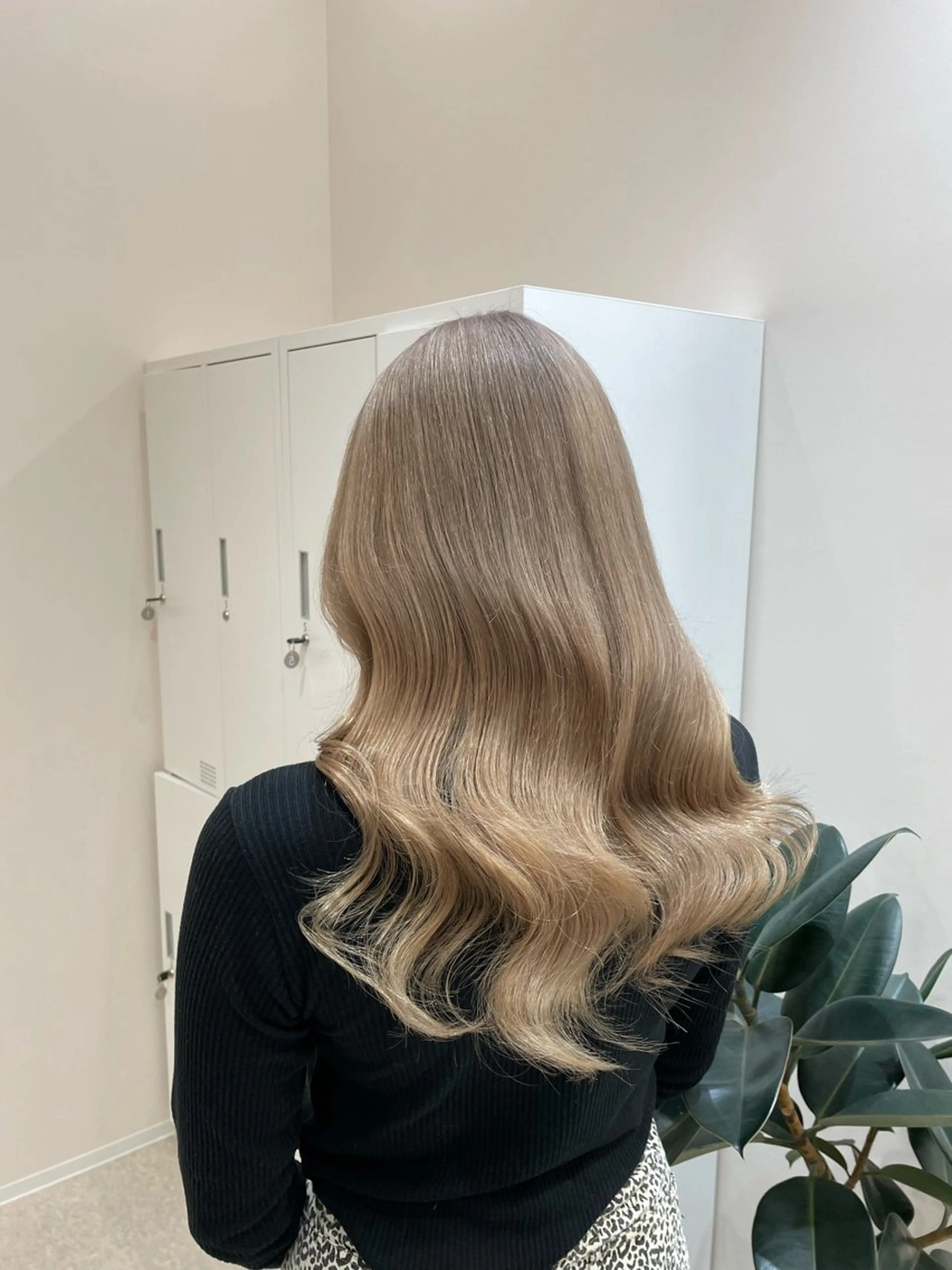 ロング カラー REINA ISHIDOのヘアスタイル