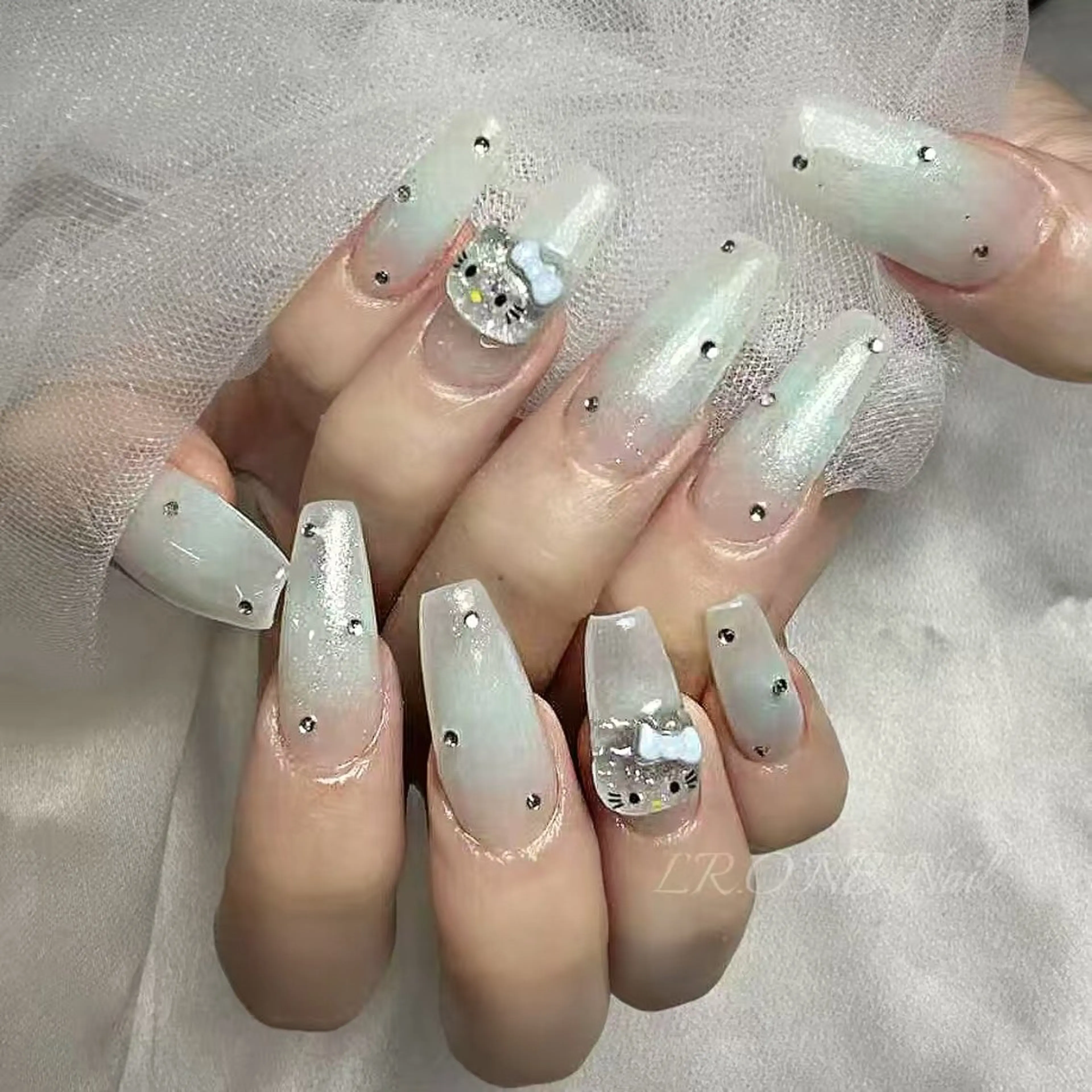 ネイル ハンドネイル LR.ONE ヨウのネイルデザイン