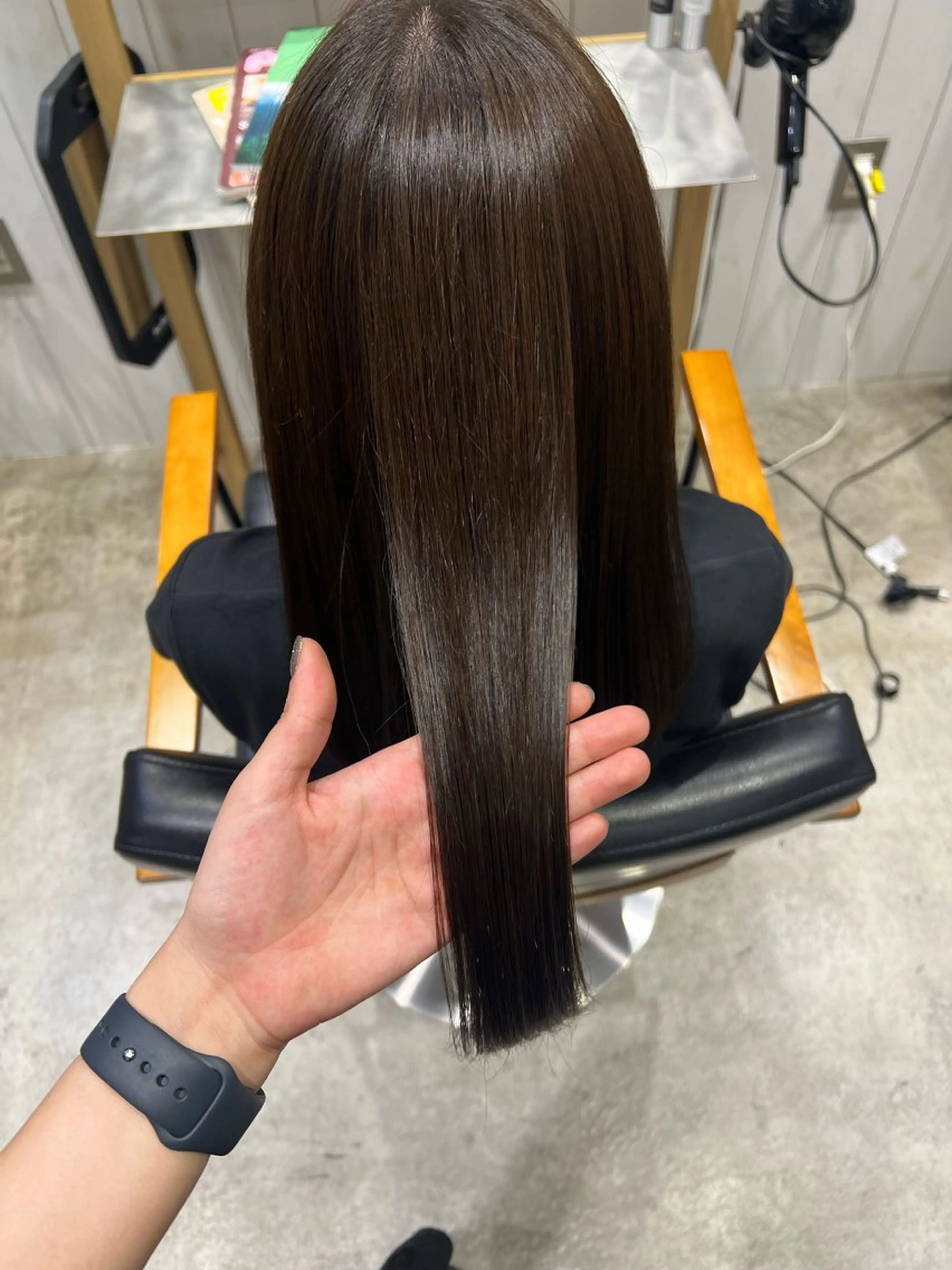 セミロング ヘアカラー 髙橋 かなこのヘアスタイル