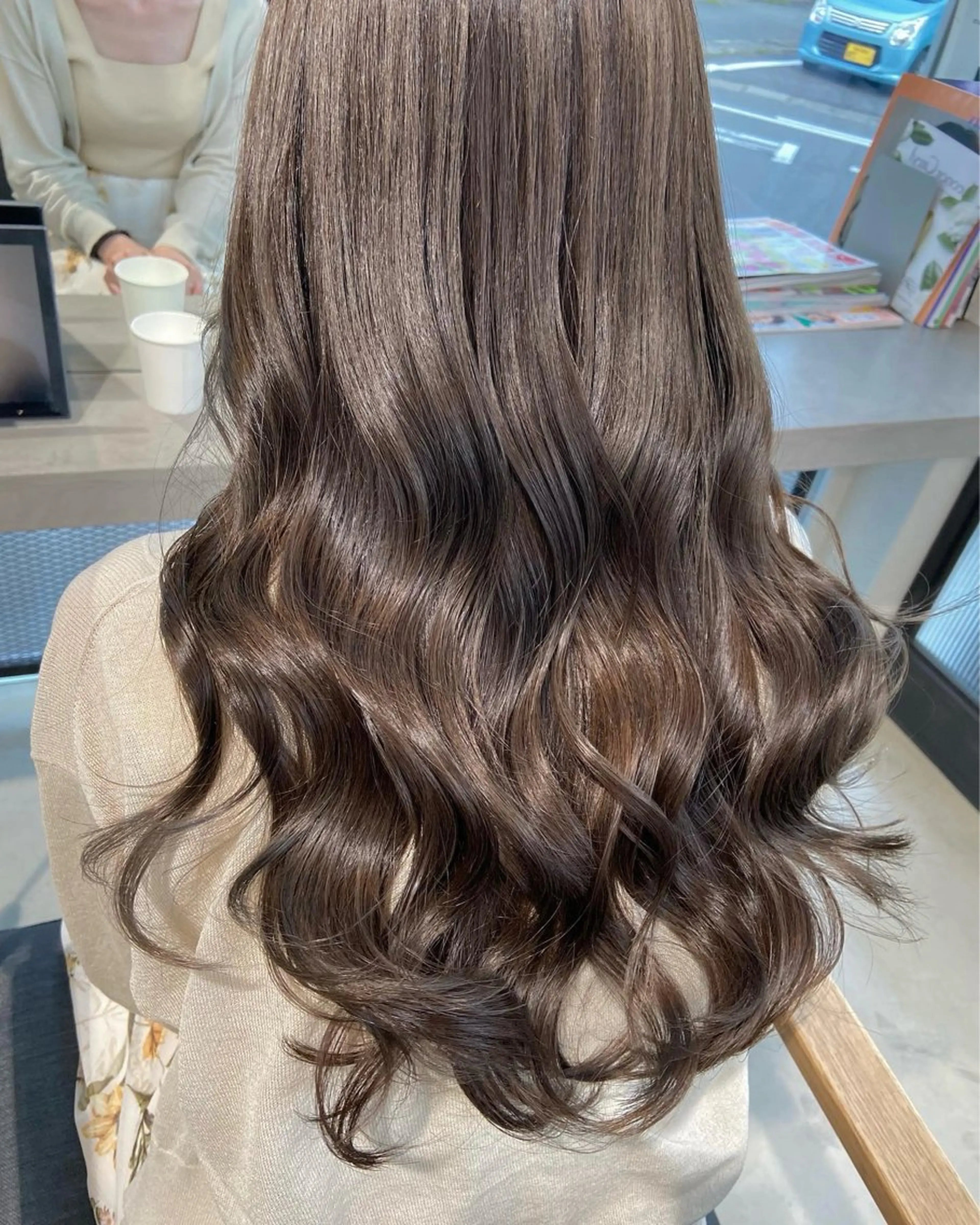 ロング パーマ パーマ/ハイトーン/ レイヤー/伊藤萌のヘアスタイル