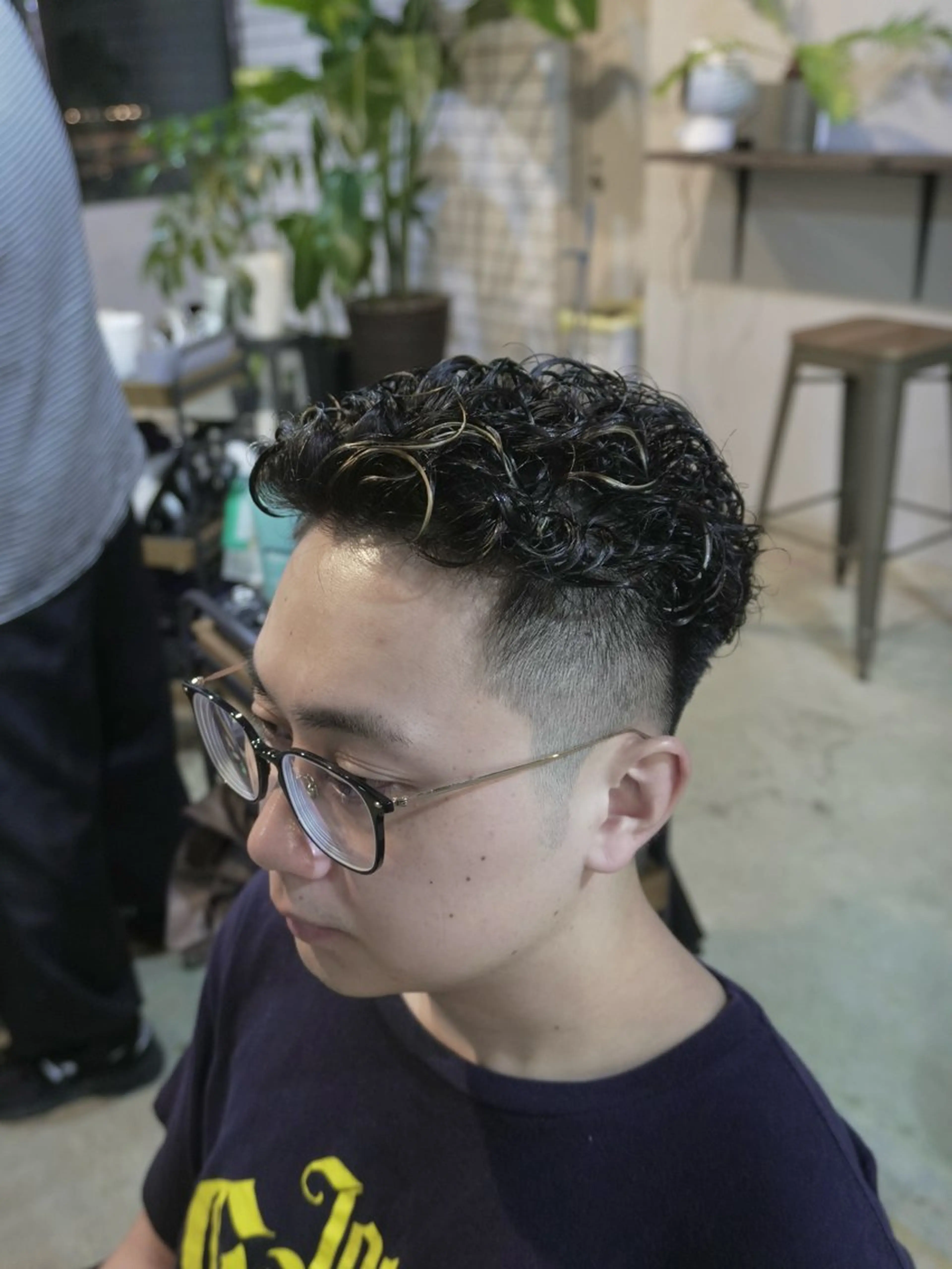 パーマ メンズ フェードカット カット ヘアカラー パーマ 癖毛風パーマ/ 栄/JEONのヘアスタイル