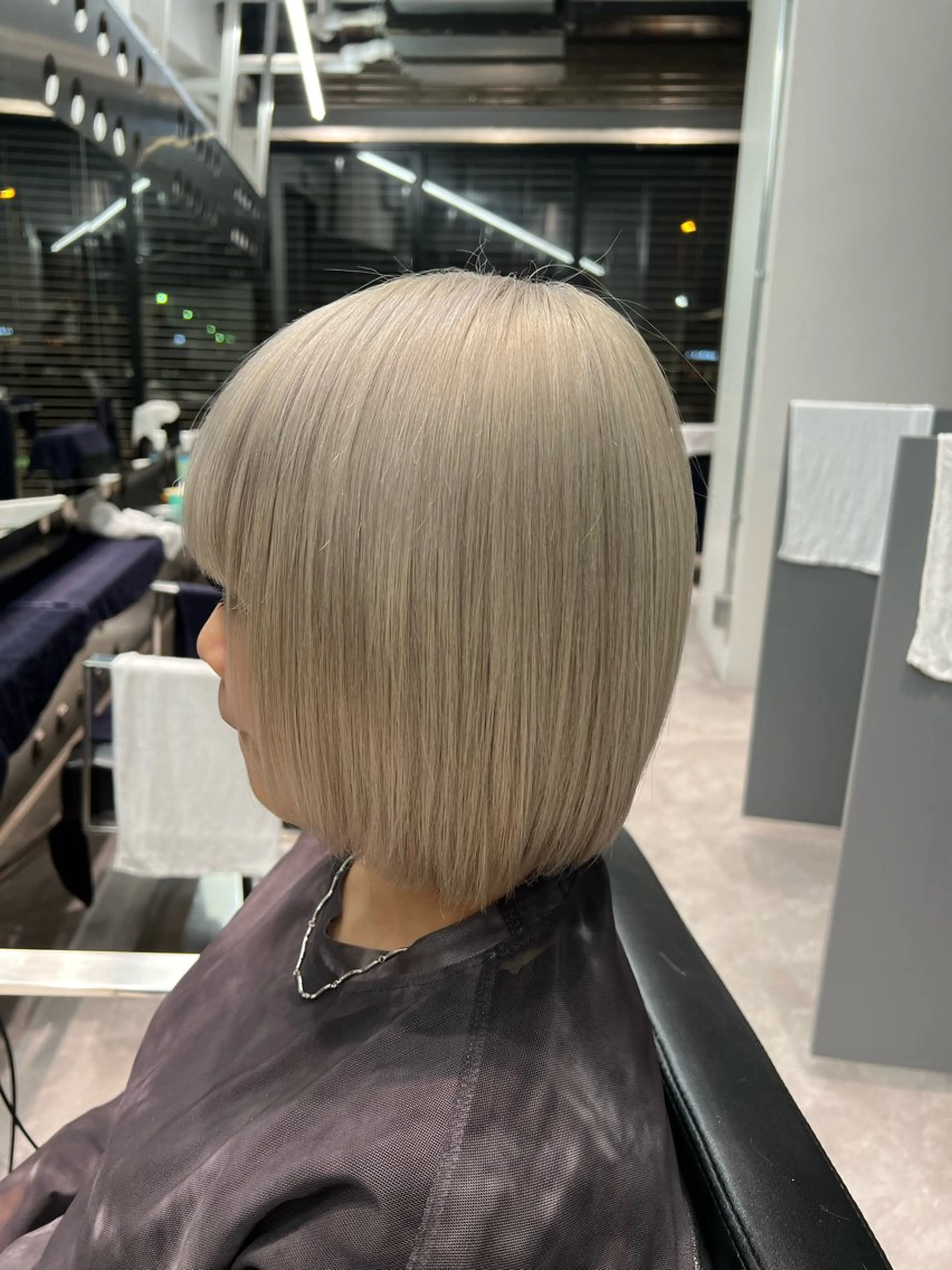 ショート カラー シルバー ホワイトシルバー 堀江 /木下椋麻のヘアスタイル