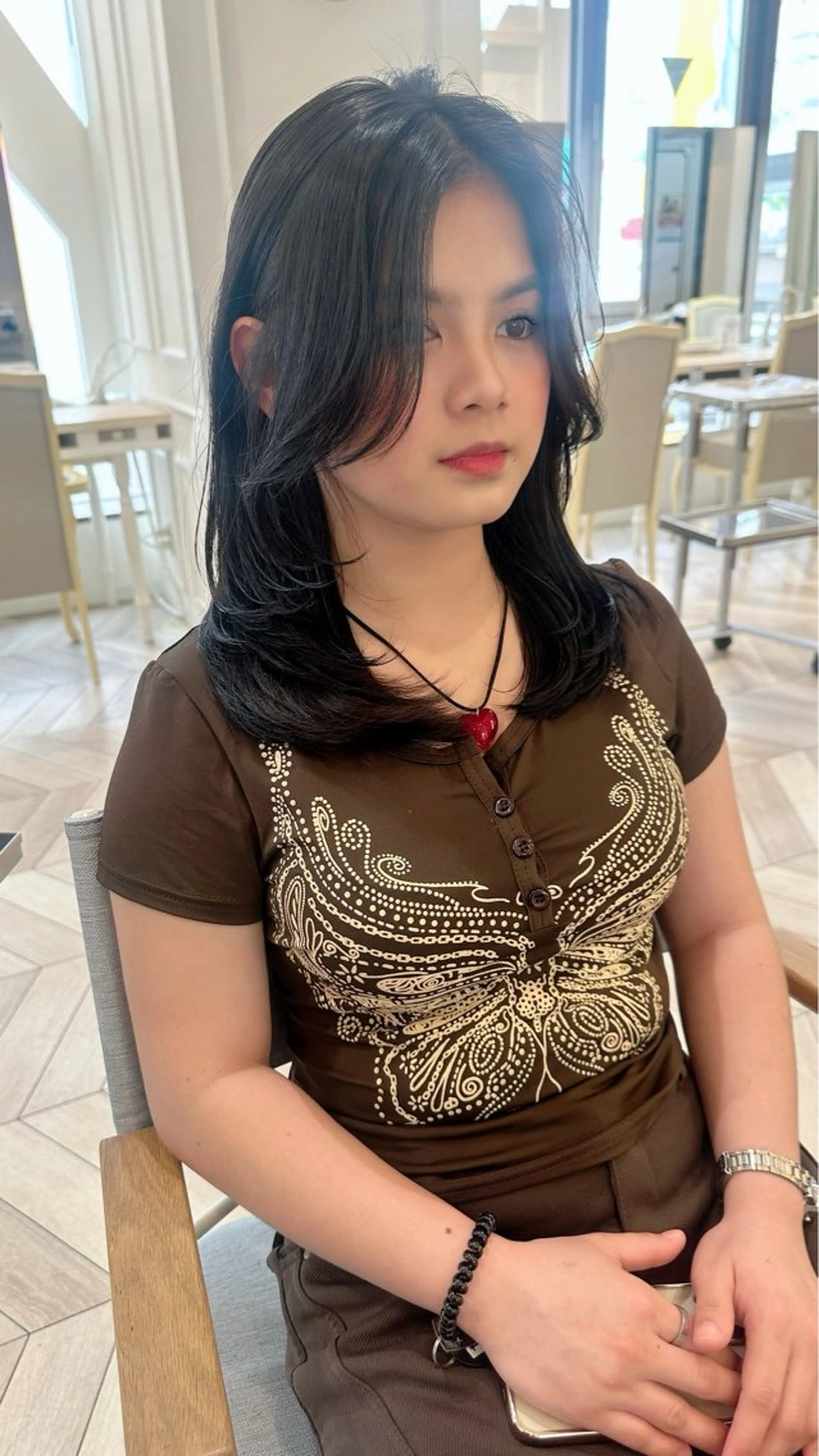 ロング レイヤーカット カット トリートメント 小顔レイヤー/ ベージュ🤍Rieのヘアスタイル