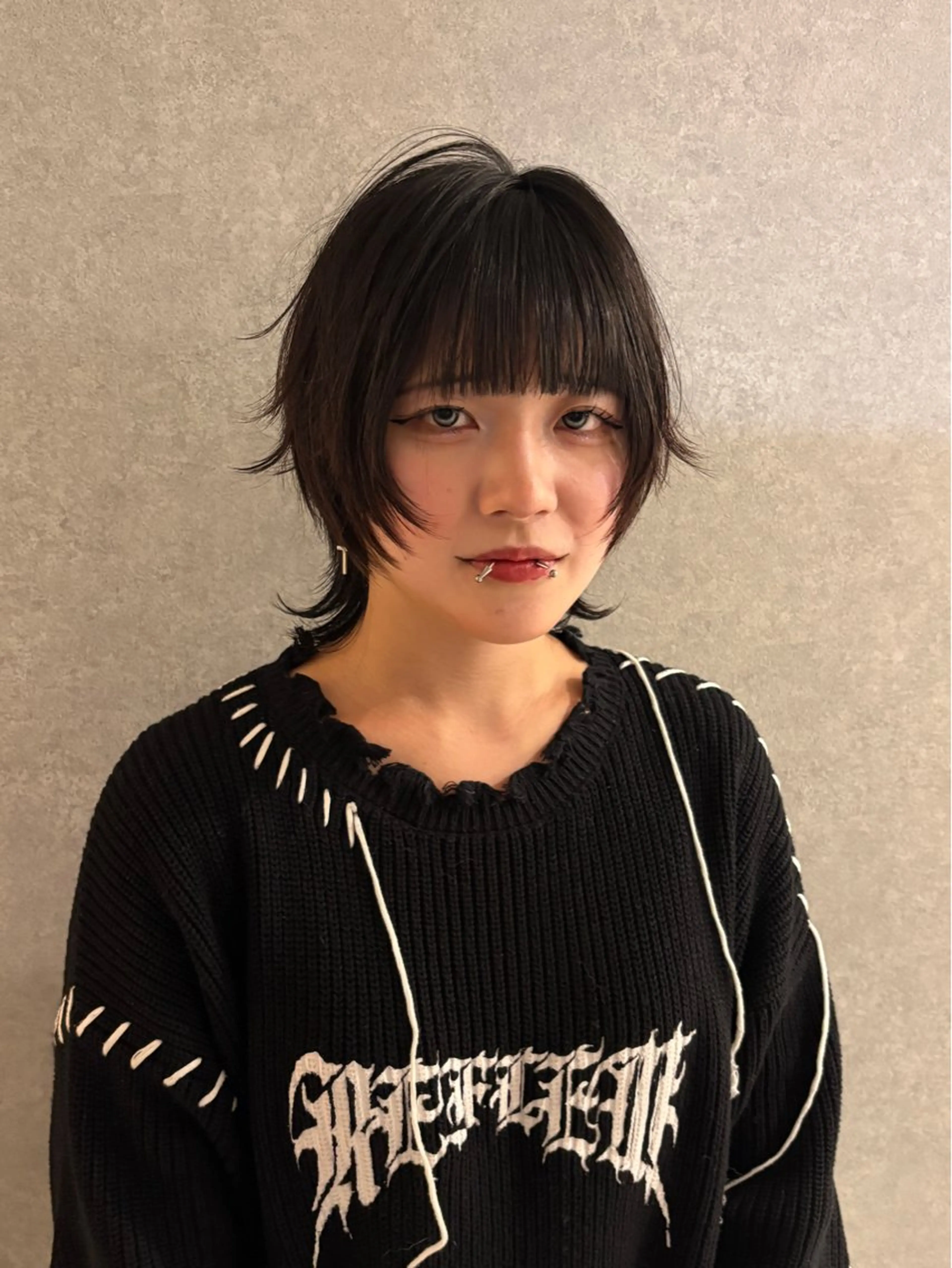 ショート レイヤーカット シャギー ウルフカット ウルフ/レイヤー/ ブリーチ/牧原歩夢のヘアスタイル