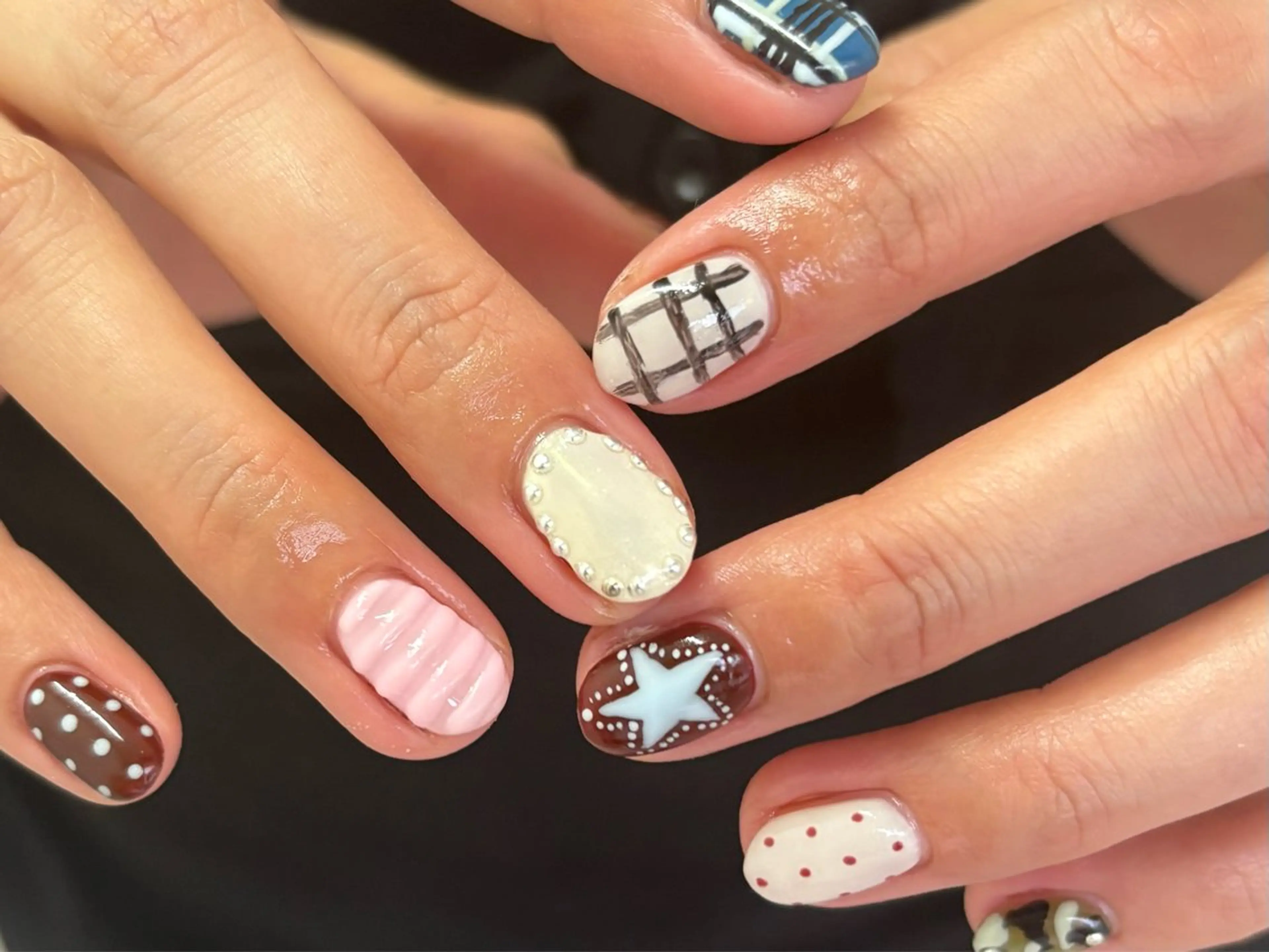 ネイル ドット ぷっくりネイル mute. kiraのネイルデザイン