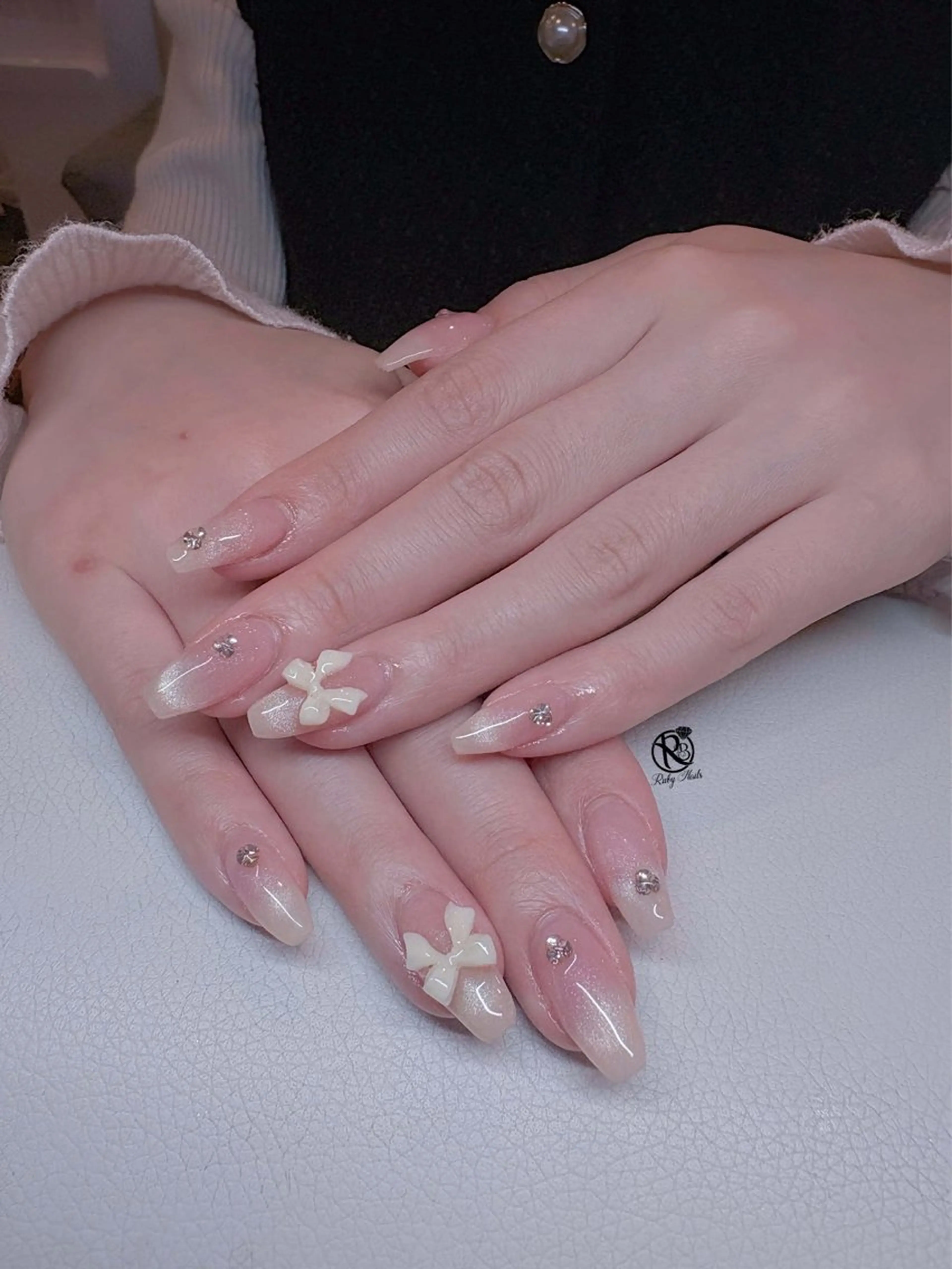 ネイル ボルドー ブラウン チークネイル ドット フットネイル ハンドネイル Ruby Nail 霞ヶ関店のネイルデザイン