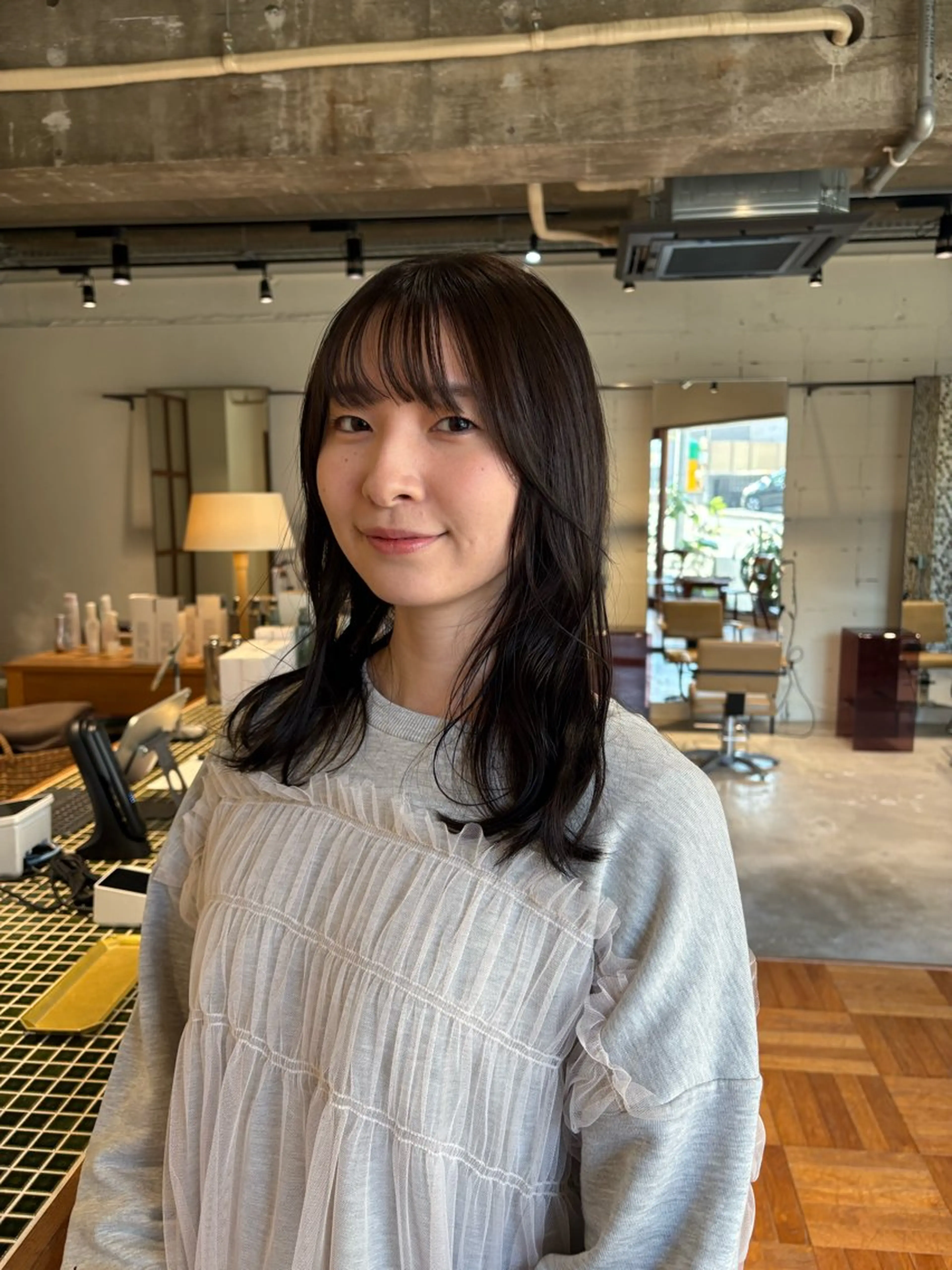 ミディアム カット 川田 愛美のヘアスタイル