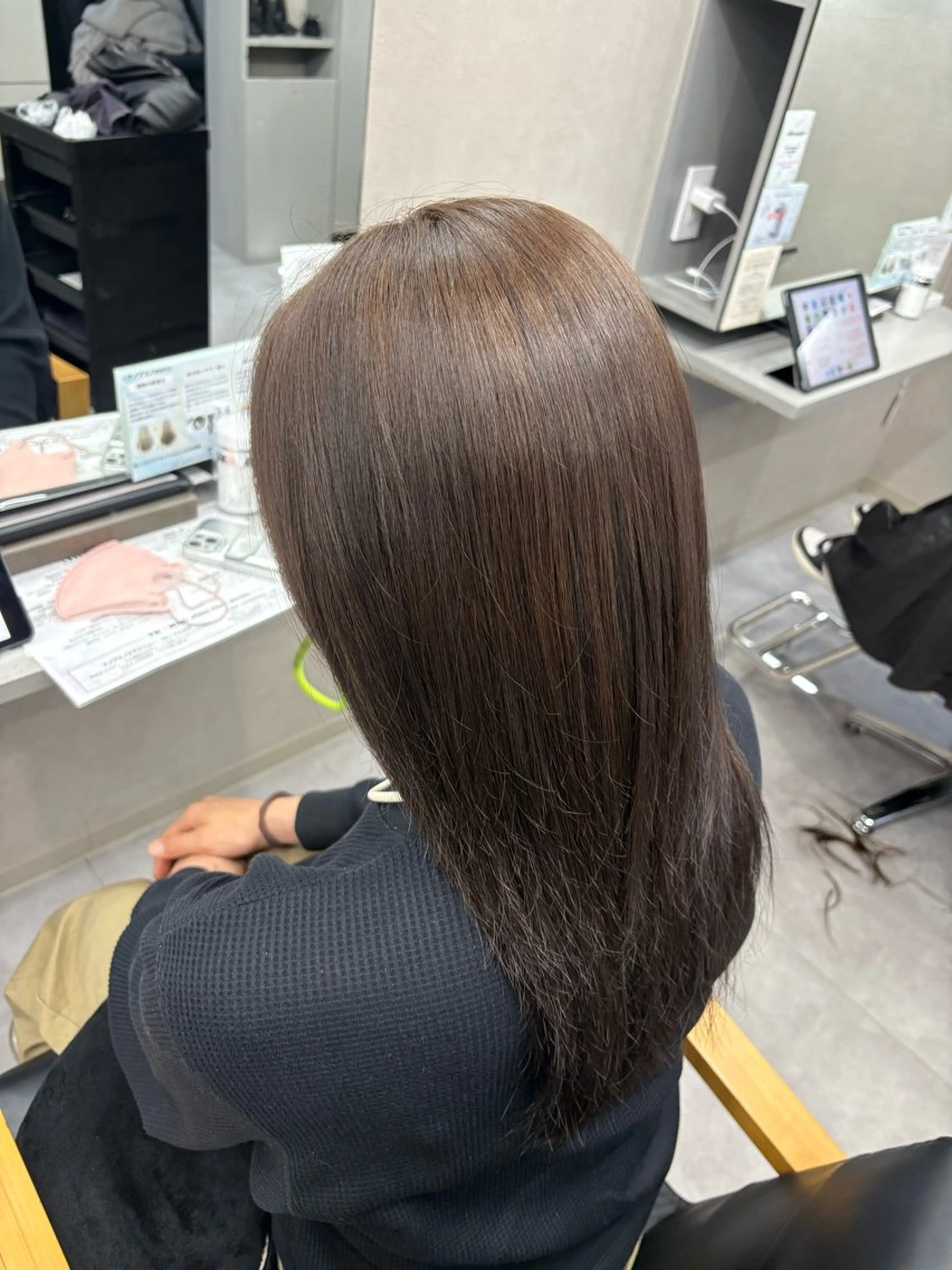 セミロング カラー ヘアカラー 中西 琉渚のヘアスタイル