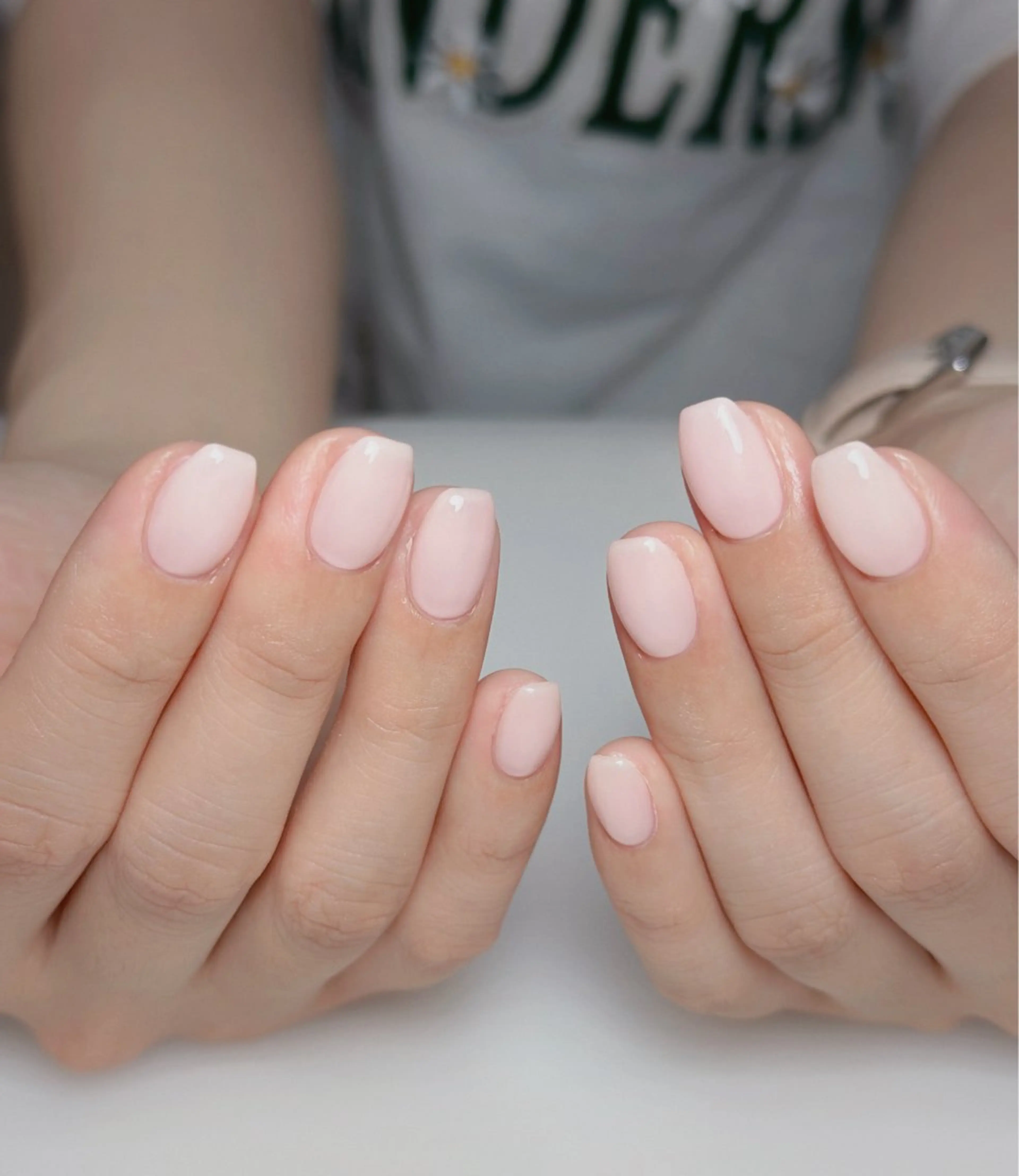 ネイル オーロラネイル 長さ出し フットネイル 韓国ネイル ラメ(グリッター) ハンドネイル 👍thumbs up nail👍のネイルデザイン