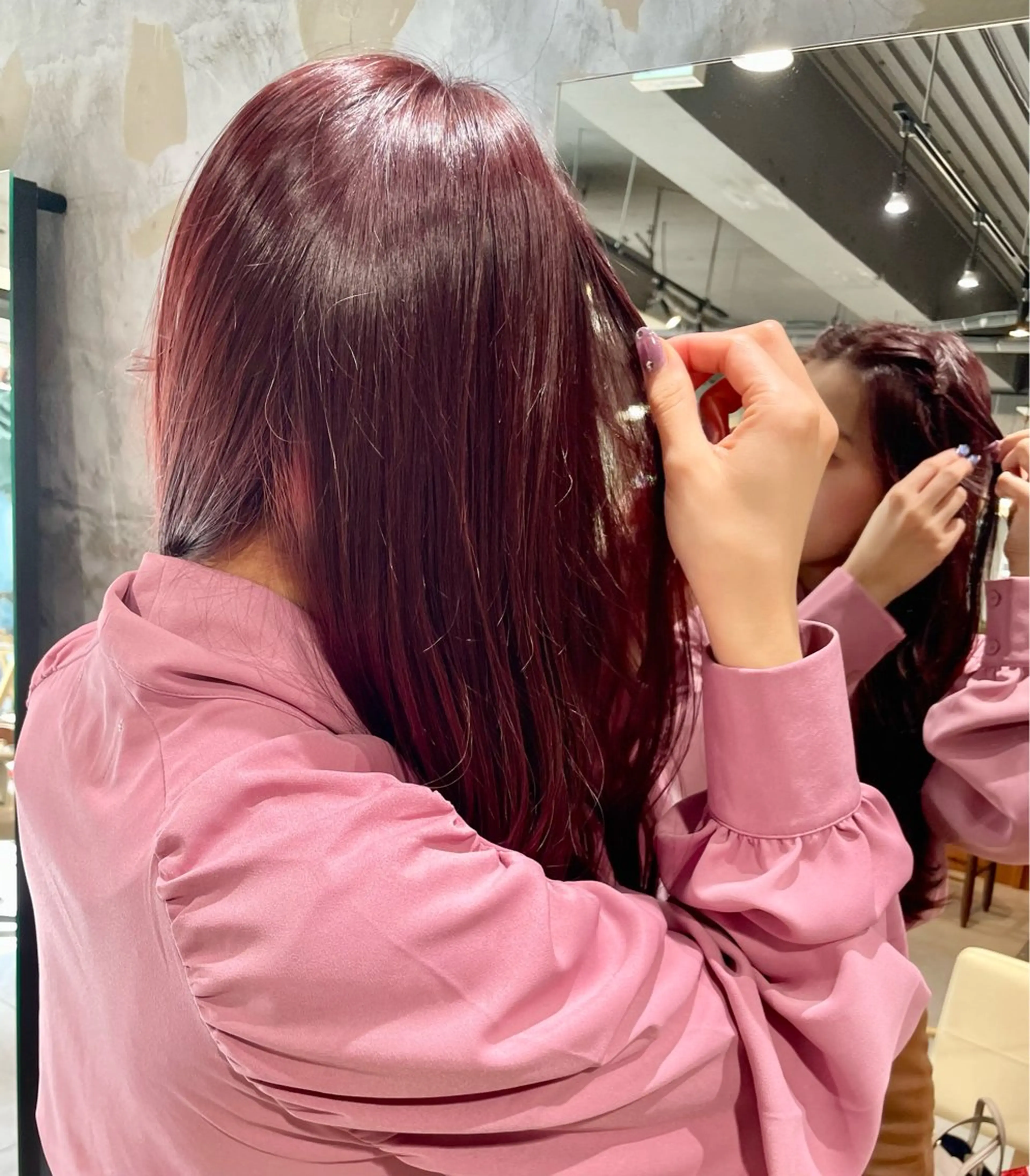 セミロング カラー 相宮 優羽のヘアスタイル