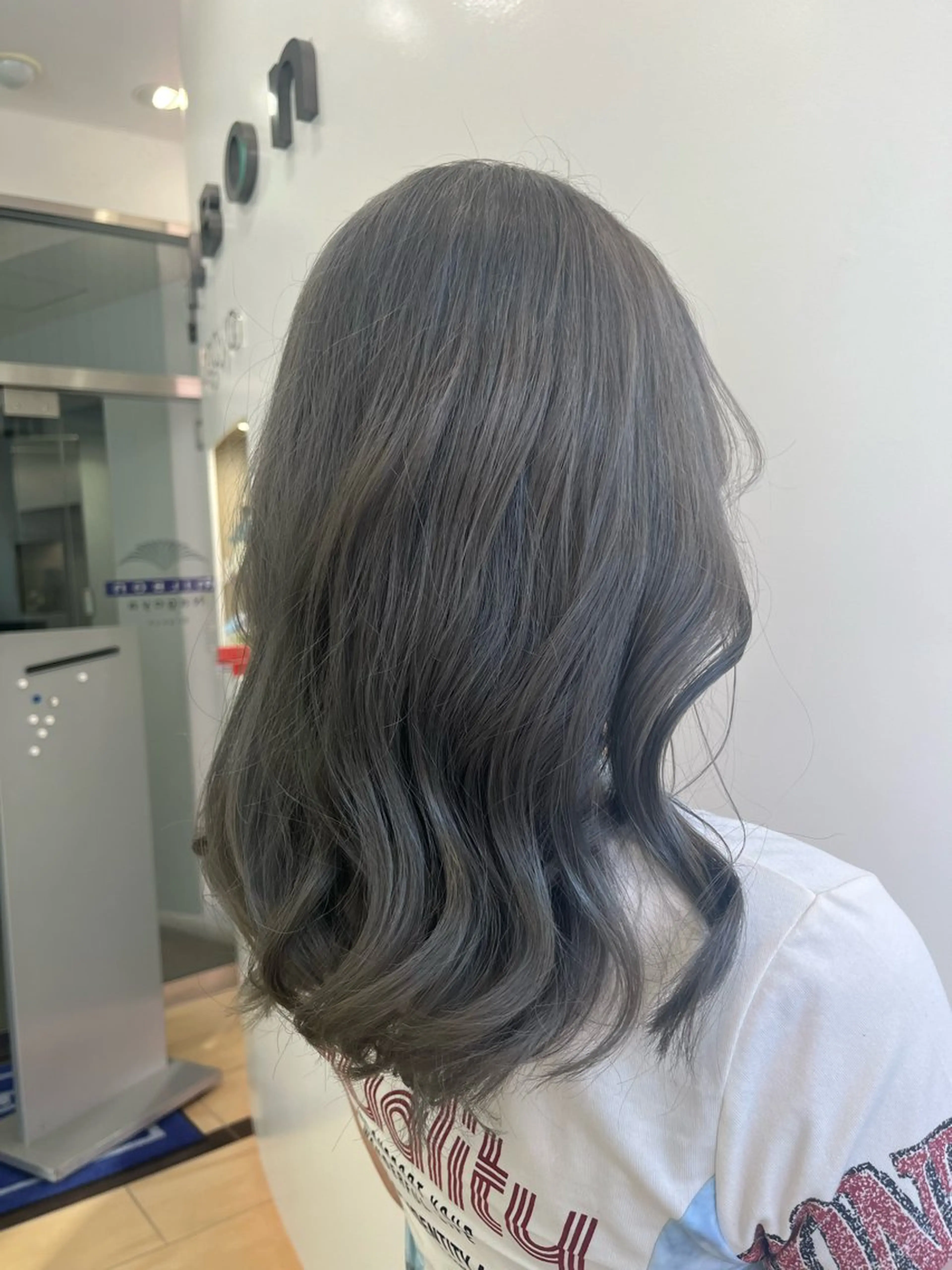 セミロング カラー 💫レイヤーカット✨ 透明感カラー工藤雄大のヘアスタイル