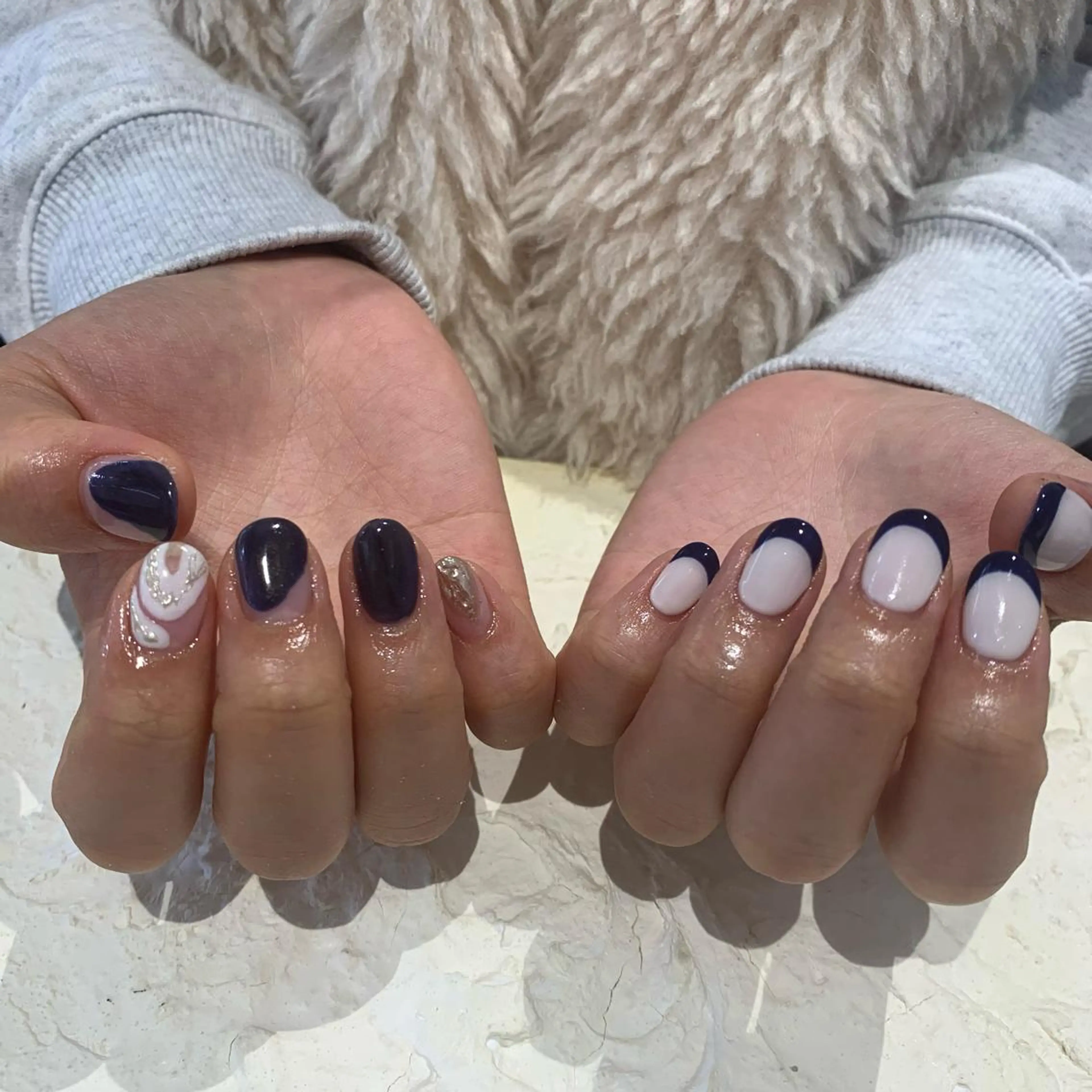 ネイル ネイビー マキノ ユイのネイルデザイン