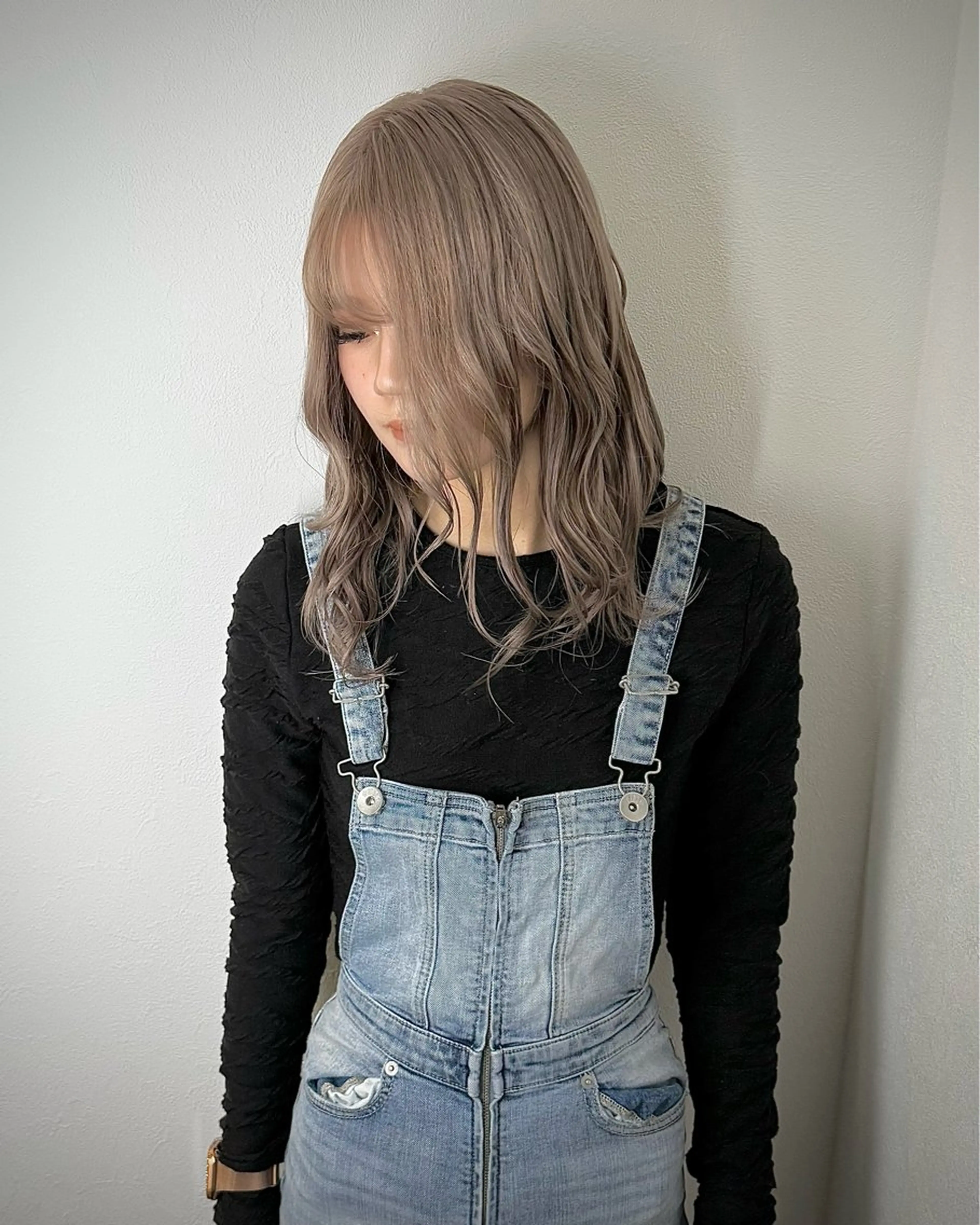 セミロング カラー ヘアアレンジ ベージュカラー ブリーチ ブロンド ケアブリーチ デザインカラー 神戸三宮ダメージレス ブリーチ特化 麟太郎のヘアスタイル