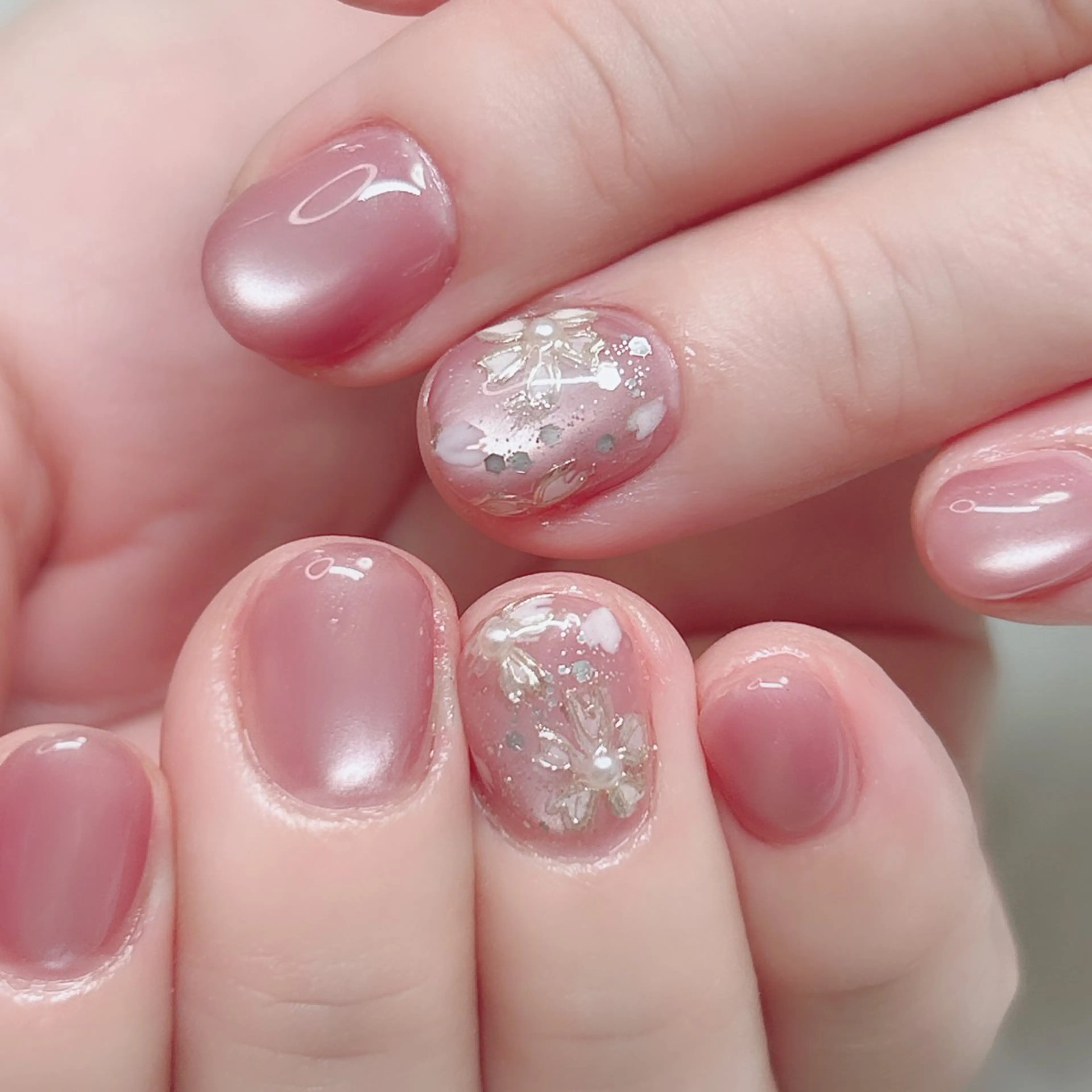 ネイル オーロラネイル ミラーネイル オフィスネイル ワンカラーネイル シンプルネイル ハンドネイル Cute Tips nailのネイルデザイン