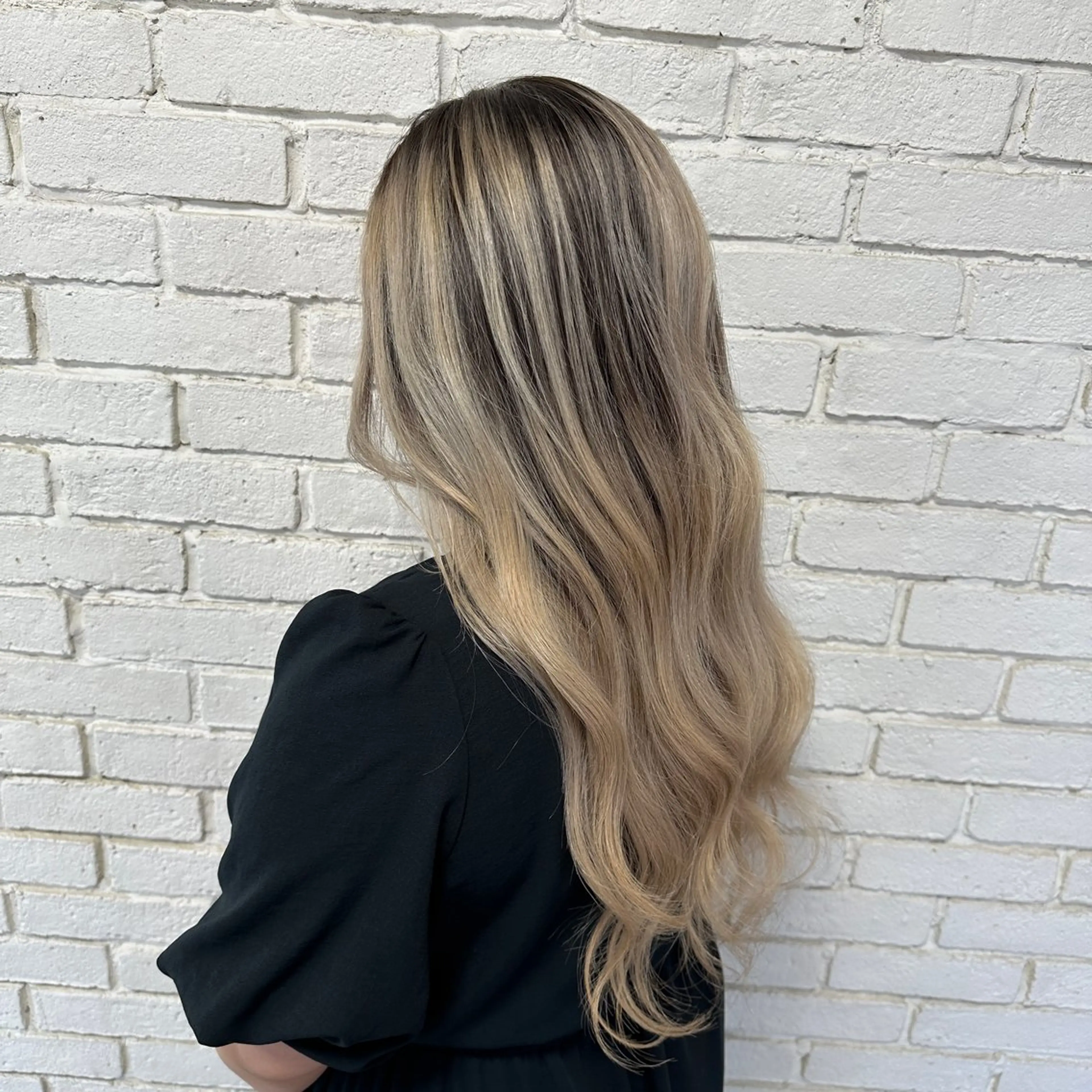 ロング カラー バレイヤージュ ベージュカラー ブリーチ ケアブリーチ ダブルカラー レイヤーブリーチ特化 ホワイト専門/岸のヘアスタイル