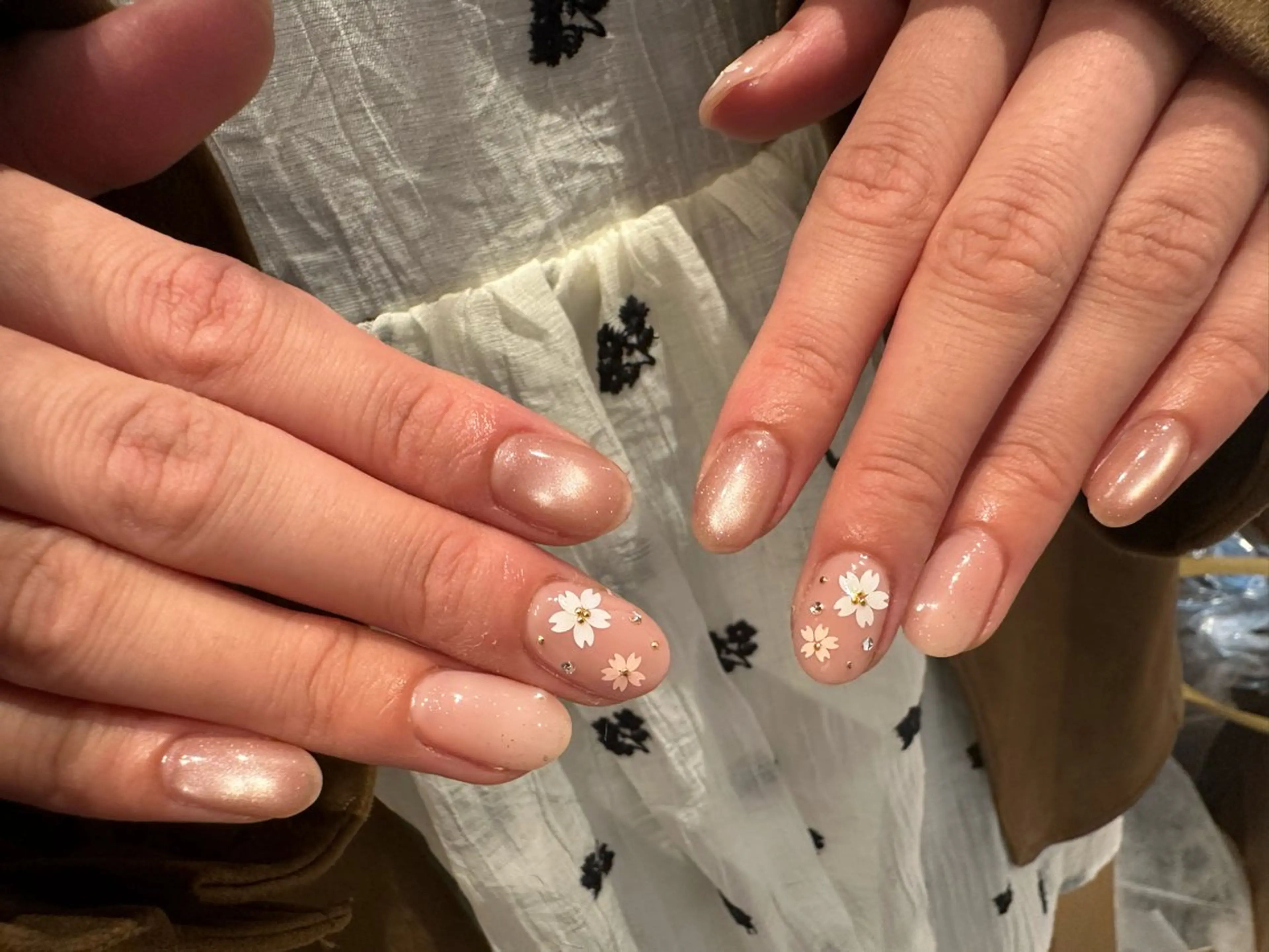 ネイル 桜ネイル 春ネイル ハンドネイル 痛ネイル🩶推し活 🤍店長sagawaのネイルデザイン