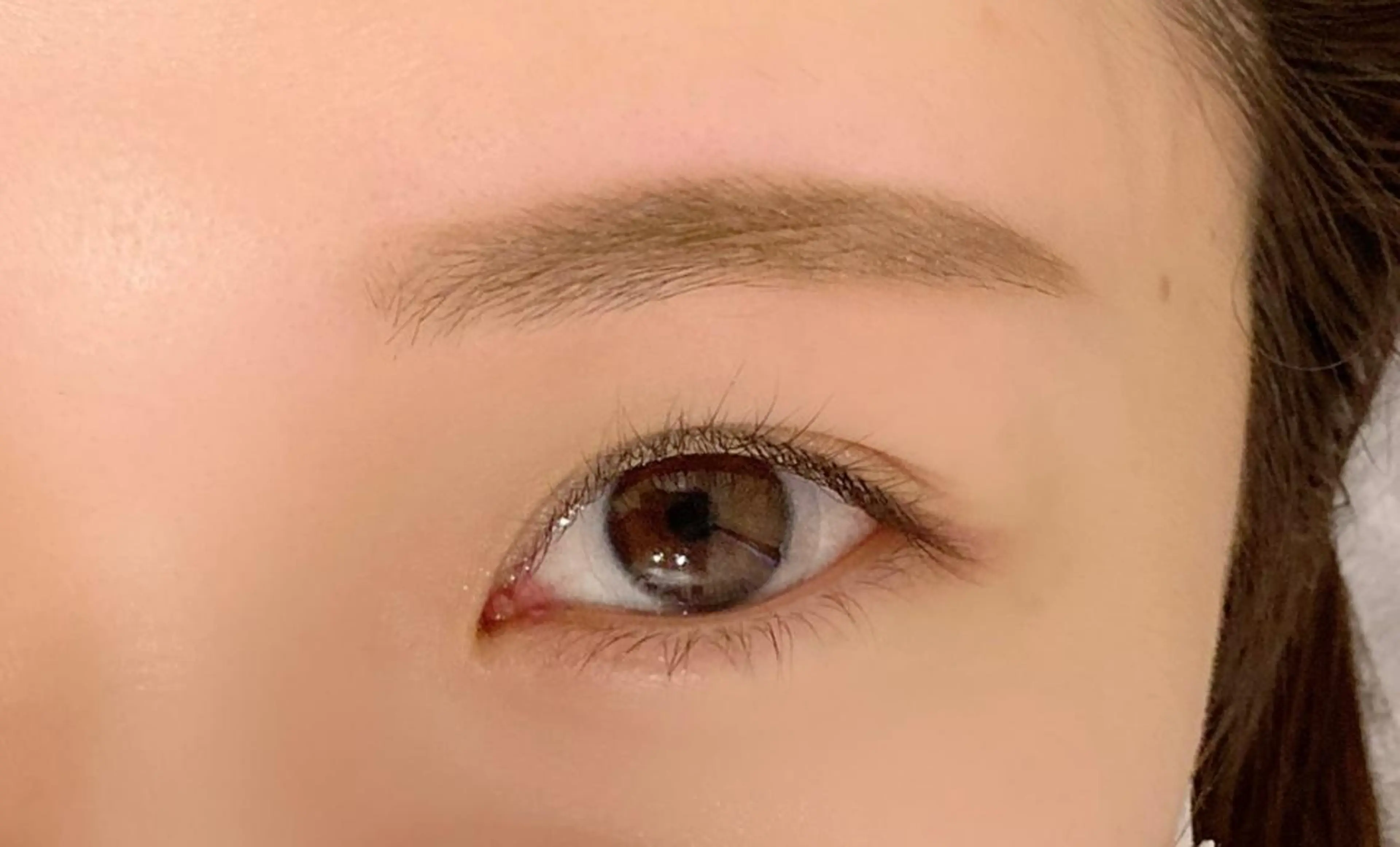 アイブロウ 眉毛ワックス脱毛 荒木 香のマツエク・マツパデザイン