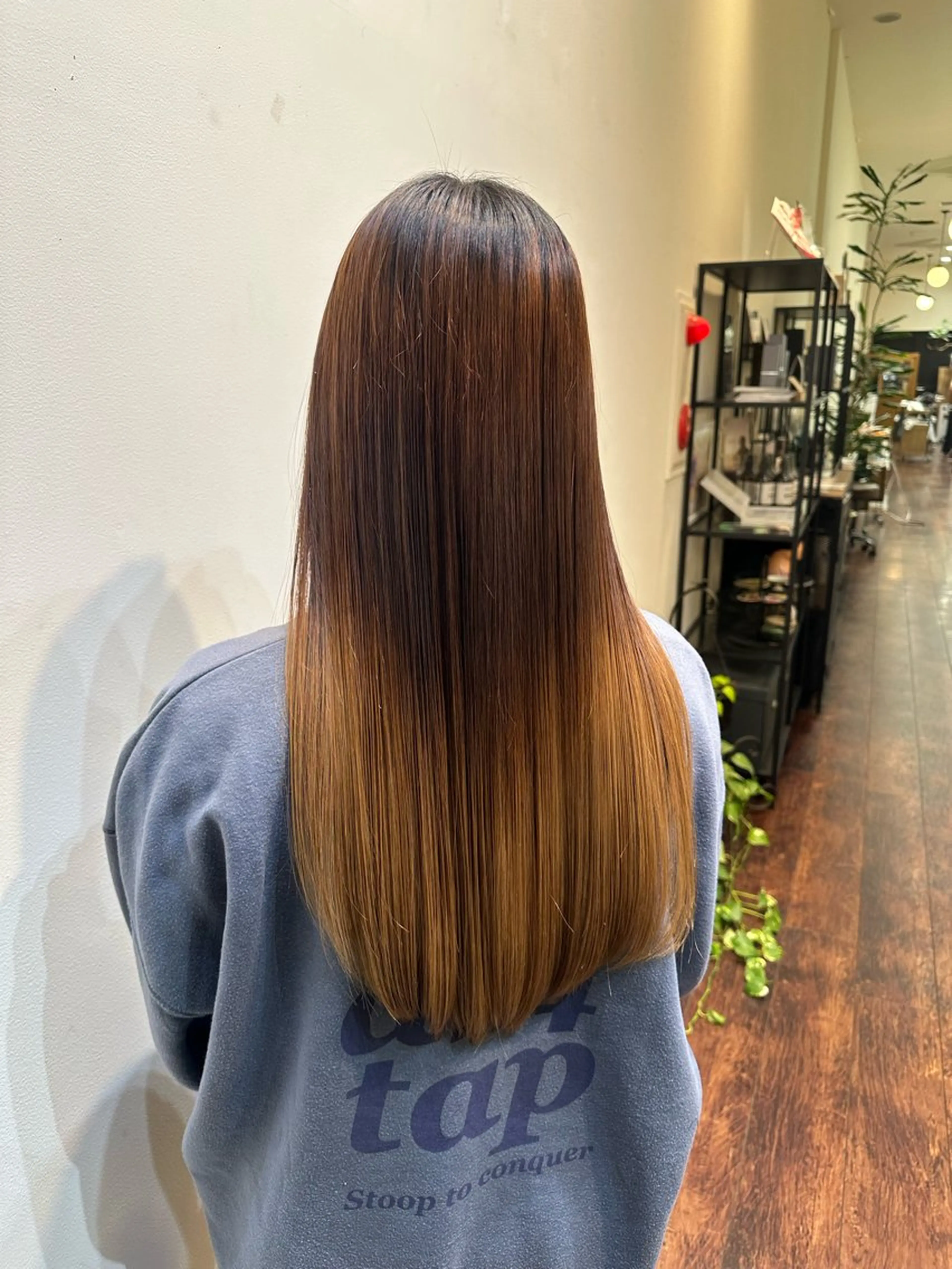 ロング カラー ブリーチ 縮毛矯正 トリートメント 酸熱トリートメント LOA uraraのヘアスタイル