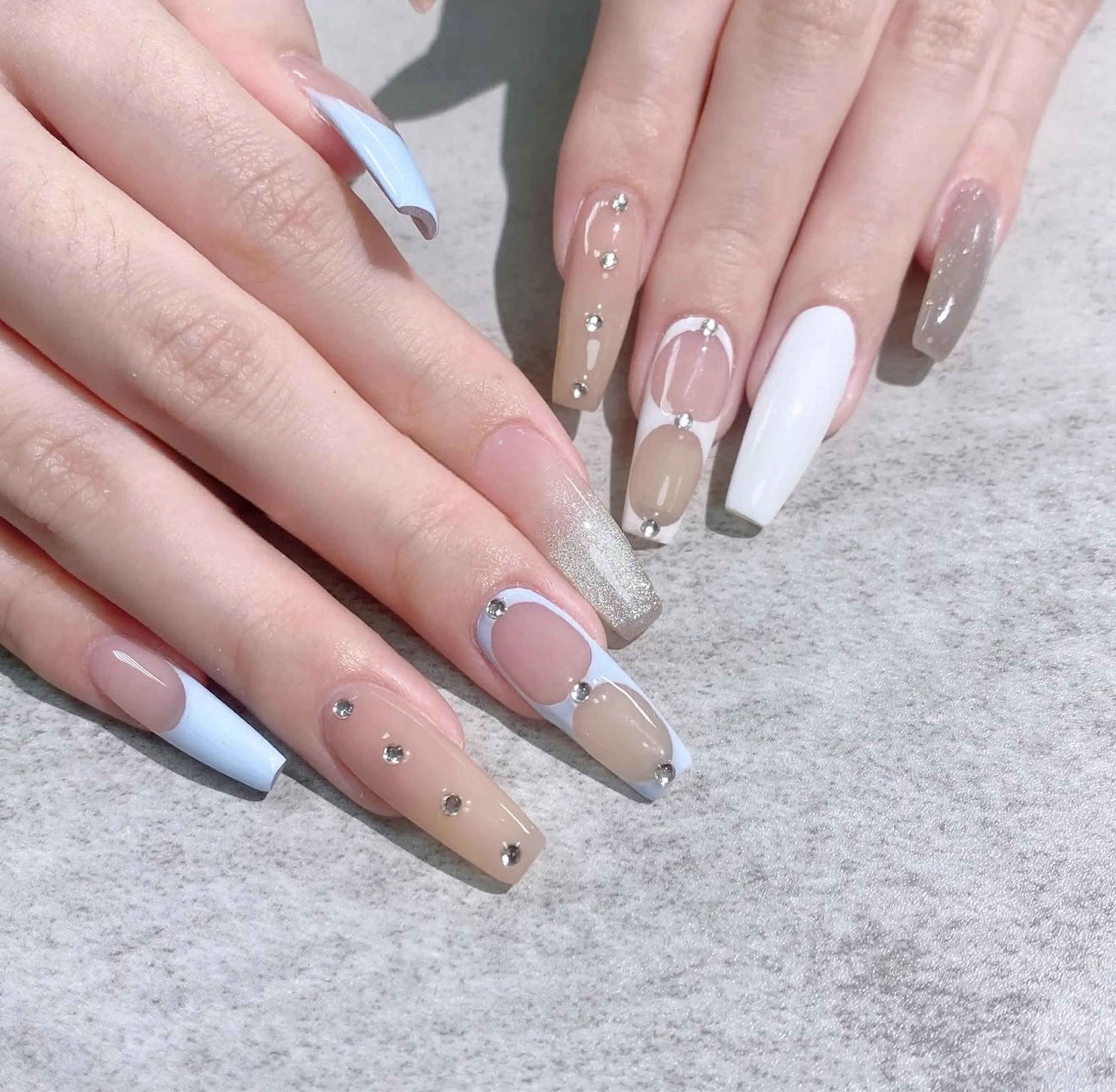 ネイル アニマル柄 オーロラネイル チークネイル フラッシュネイル ジェルネイル ハンドネイル Lyna 池袋のネイルデザイン