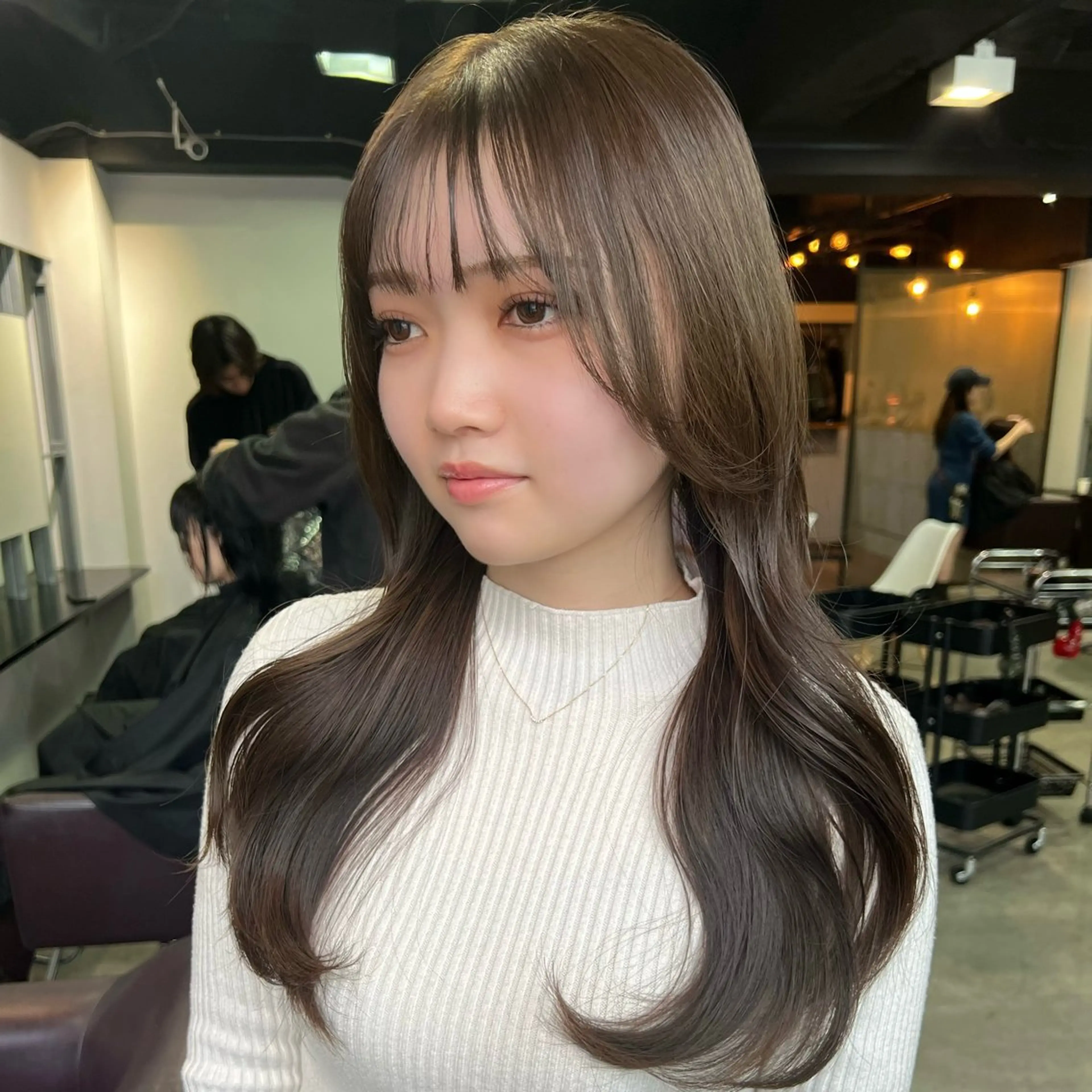 ロング カラー ベージュカラー 透明感カラー カット ヘアカラー トリートメント ヘアセット 韓国ヘア/透明感 カラー🤍yukaのヘアスタイル