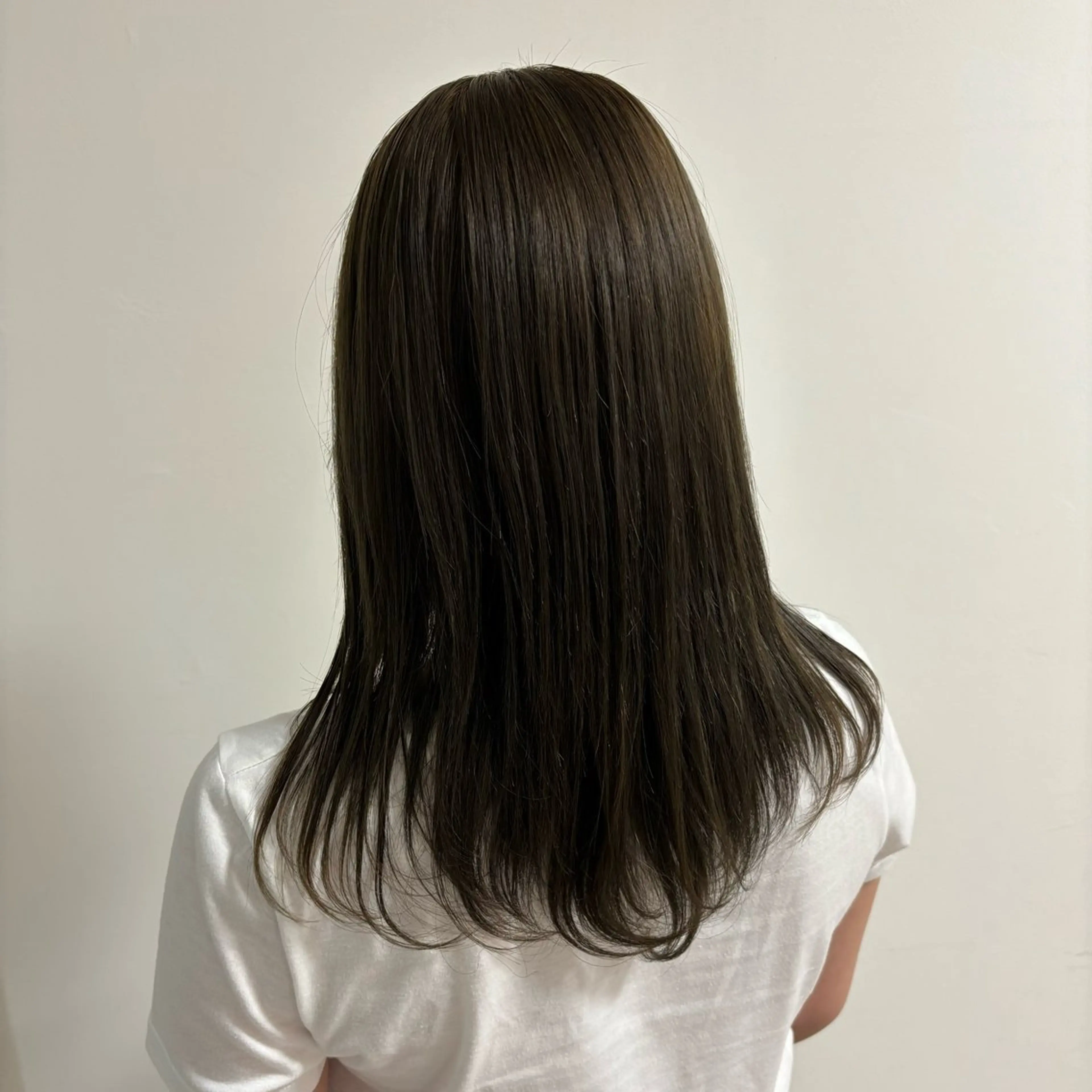 カラー ブリーチ 透明感カラー ブリーチなしカラー オオカメ ユヅキのヘアスタイル