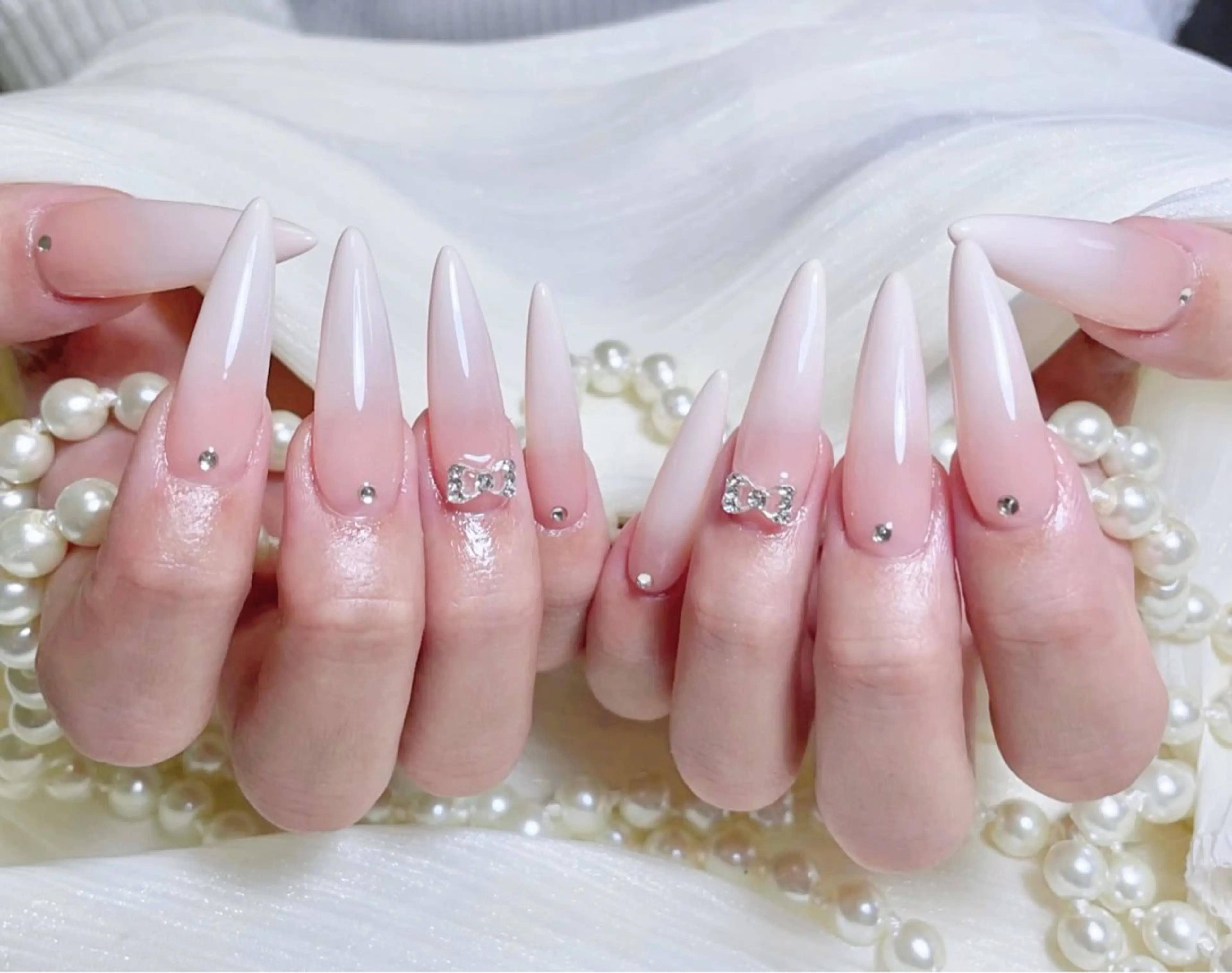 ネイル オーロラネイル チークネイル ジェルネイル キラキラネイル 韓国ネイル ハンドネイル ╹◡╹Mimoミモ Eye&Nailのマツエク・マツパデザイン