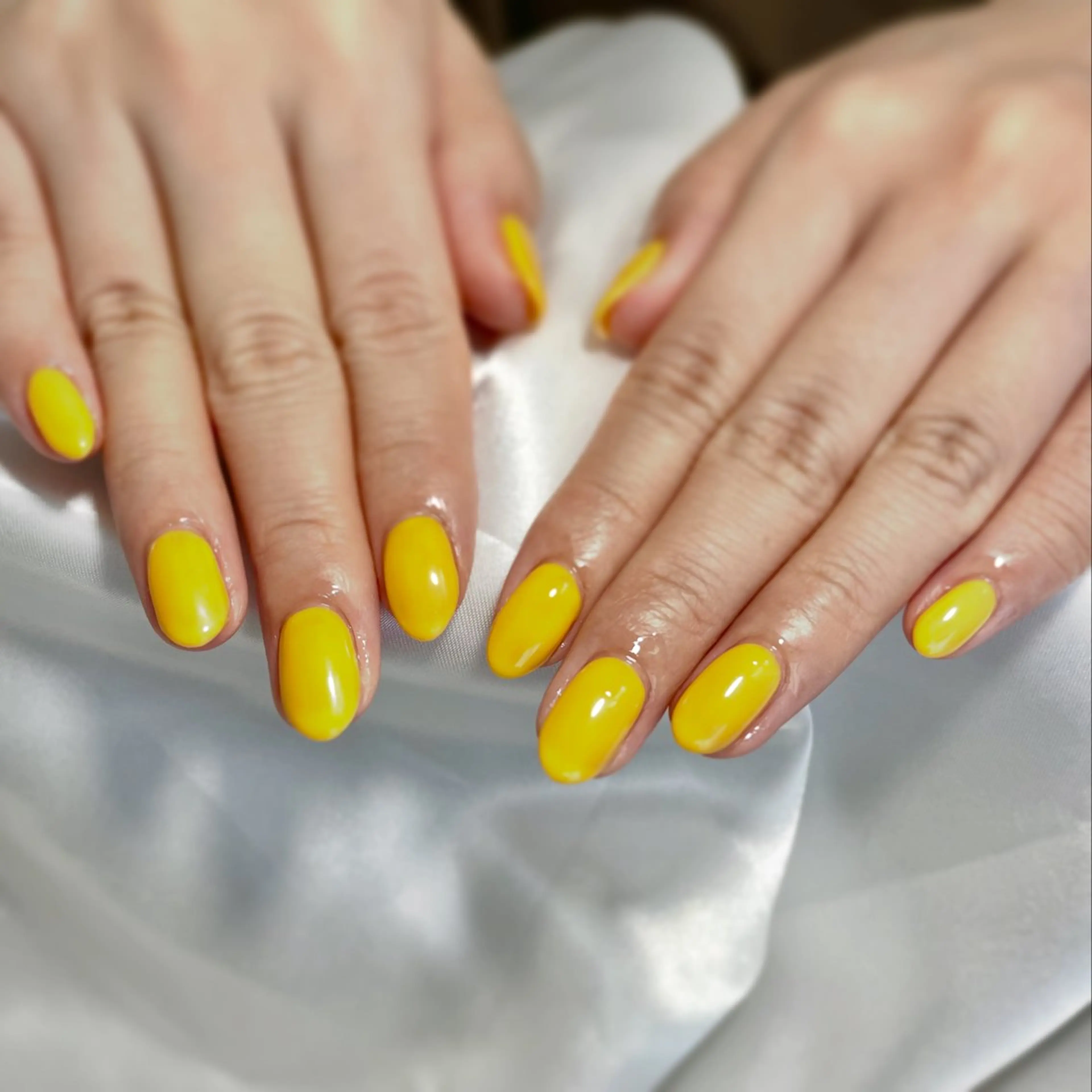 ネイル ワンカラーネイル 黄色 ハンドネイル Mynail プライベートサロンのネイルデザイン