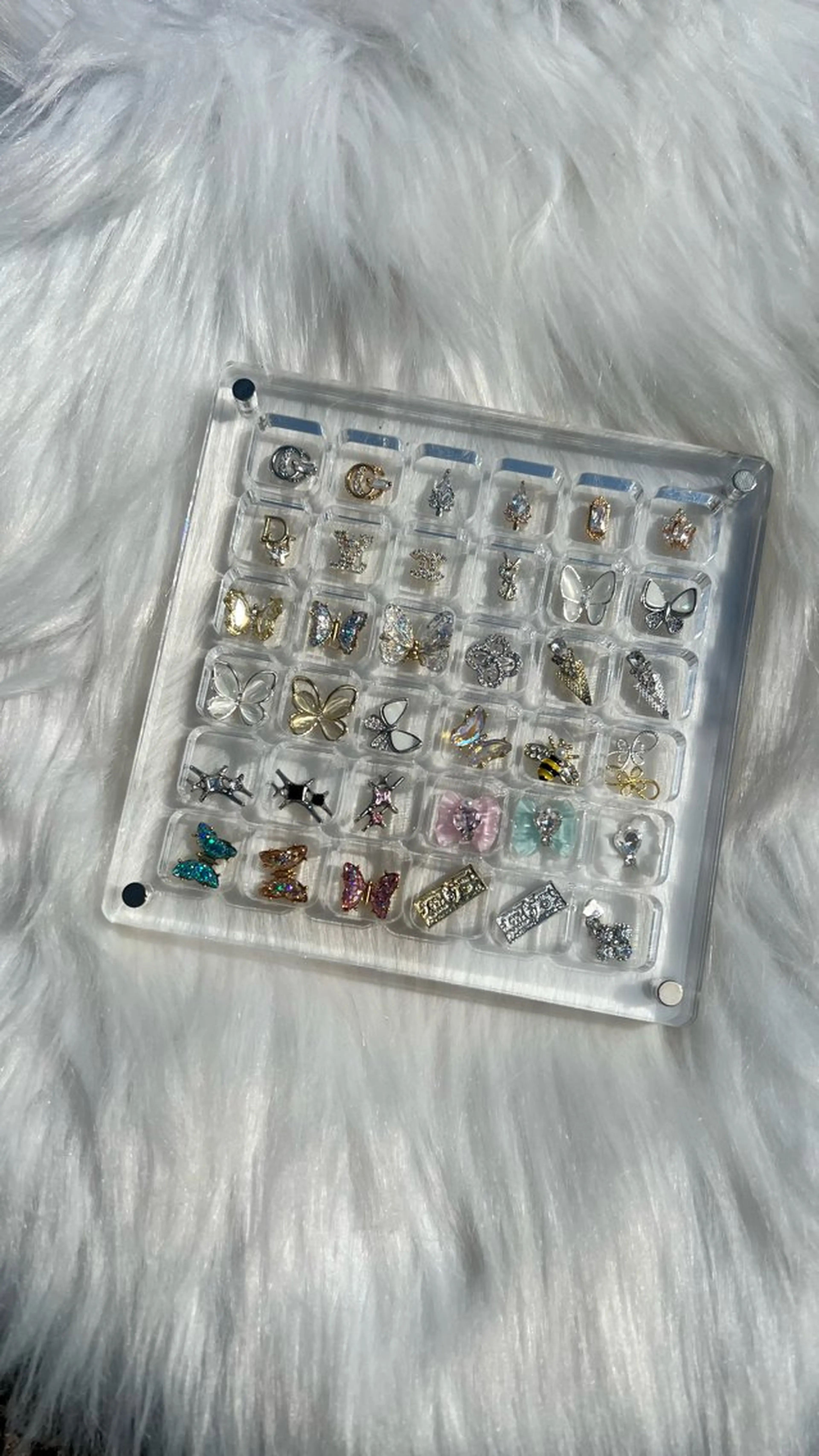 ネイル 𝐧𝐚𝐢𝐥 𝐌𝐢𝐖𝐢𝐢のネイルデザイン